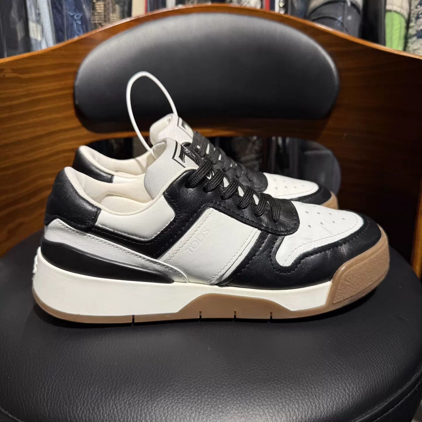 Tod's Tod’s Black White Panda Gommino 37 Like New Size US 6.5 / IT 36.5 - 4 Thumbnail