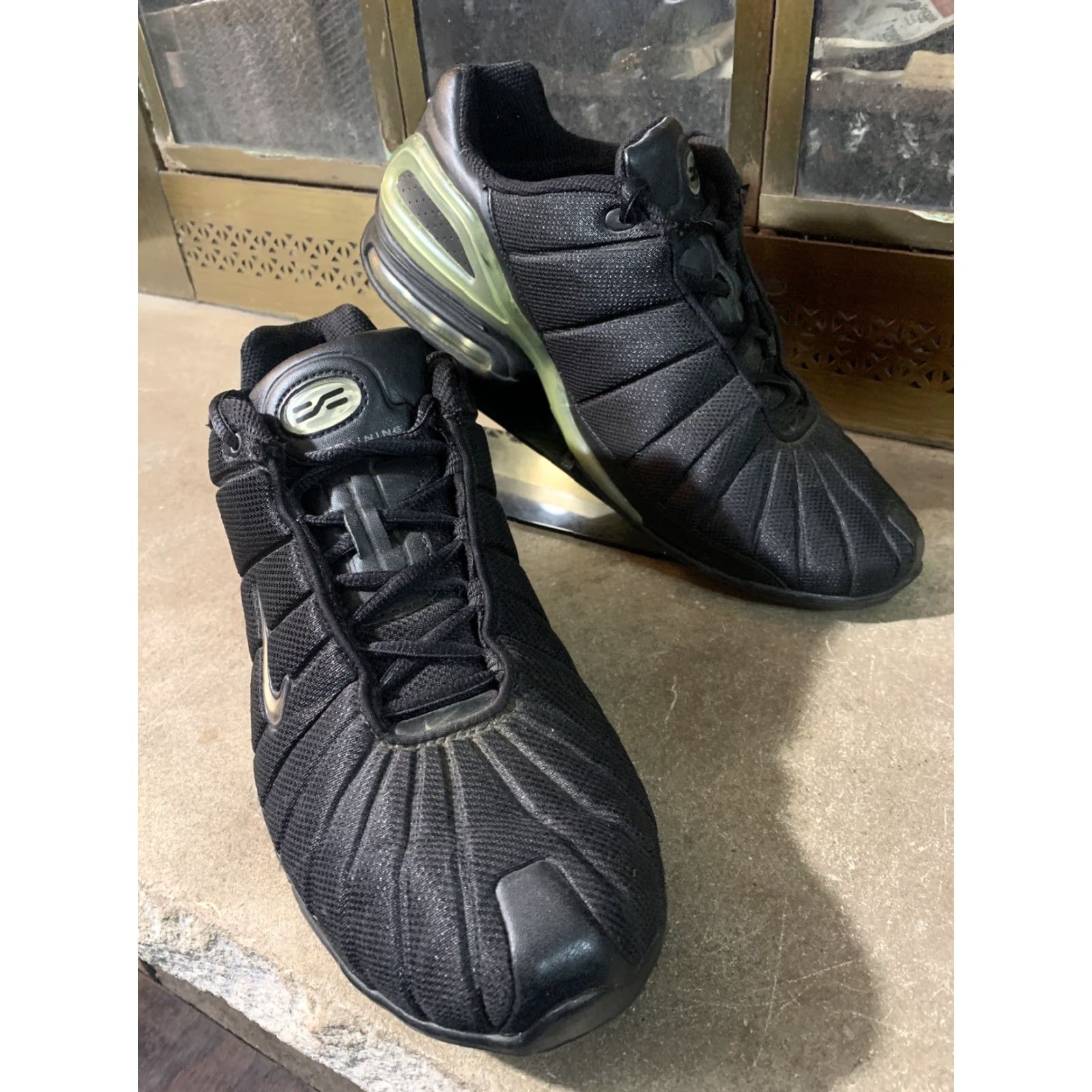 Nike VINTAGE Nike Air Max Octane II 305609-001 Cross Trainers Mens Size 10.5 Black 90s Nike Air Max Octane II Sneakers Mens 10.5 Black Size US 8 / EU 41 - 4 Thumbnail