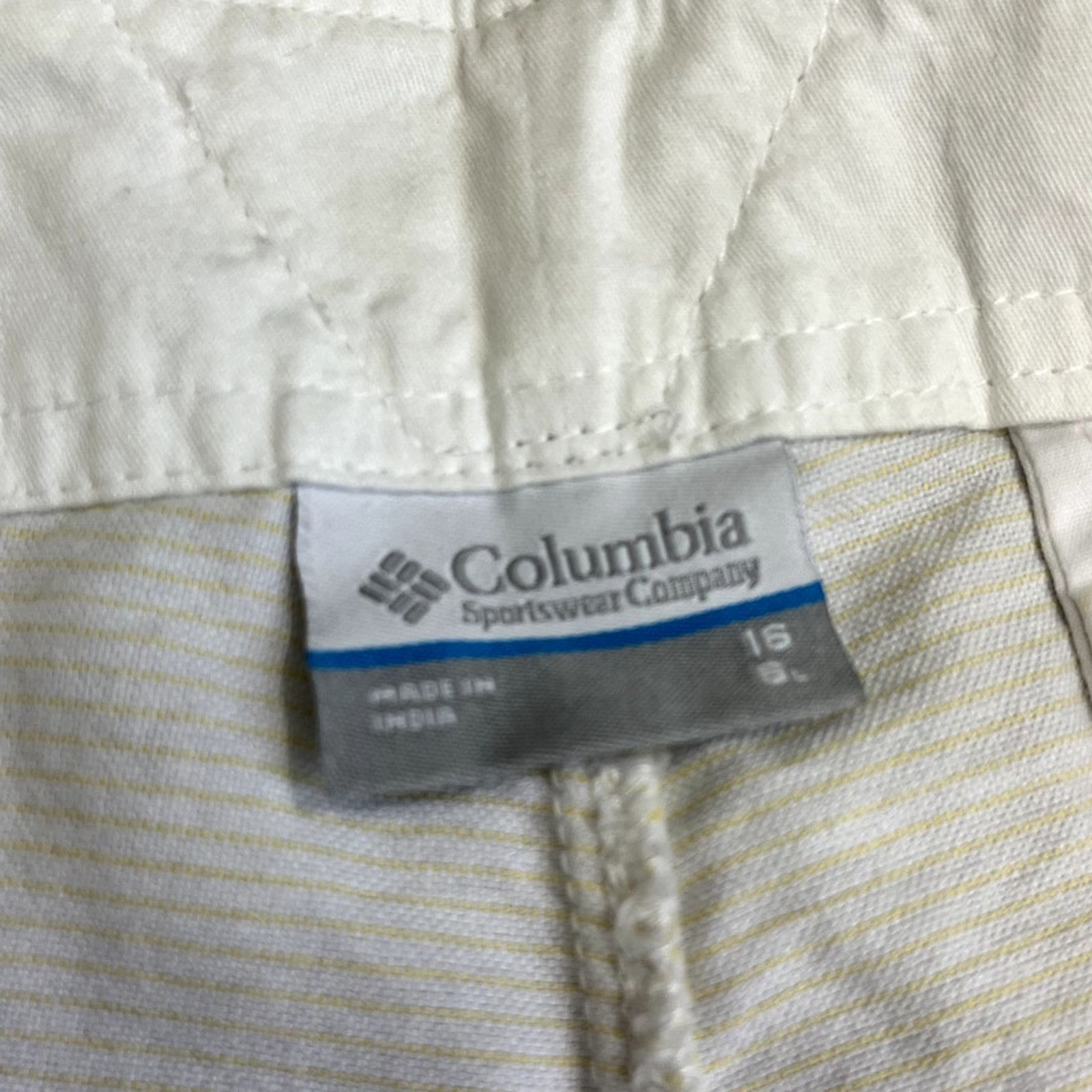 Columbia Women's White Striped Columbia PFG Shorts 16 Size 38" / US 16 / IT 52 - 5 Thumbnail