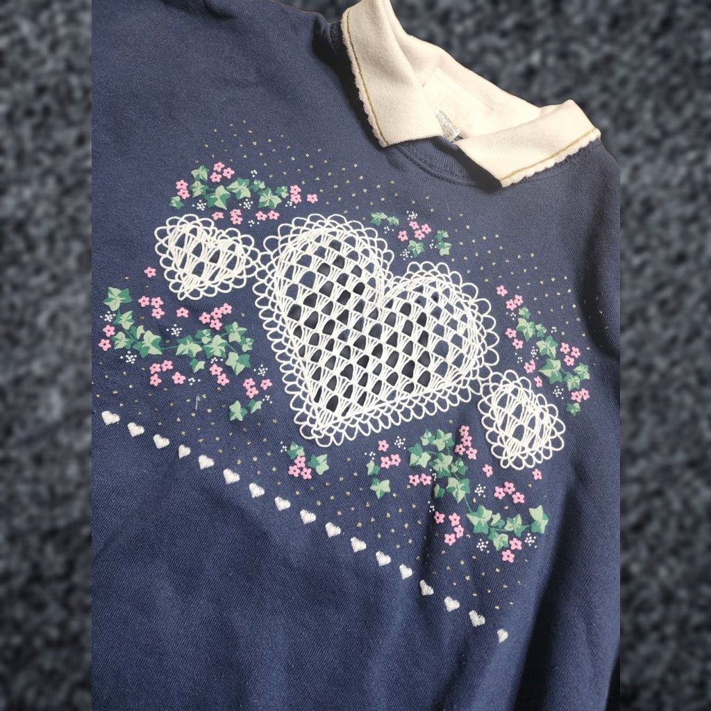 Vintage VINTAGE Hugga Heart Heart and Rose Collared Sweatshirt Womens L/XL Blue 1990s Casual Mens Womens Boys Girls? Size L / US 10 / IT 46 - 1 Thumbnail