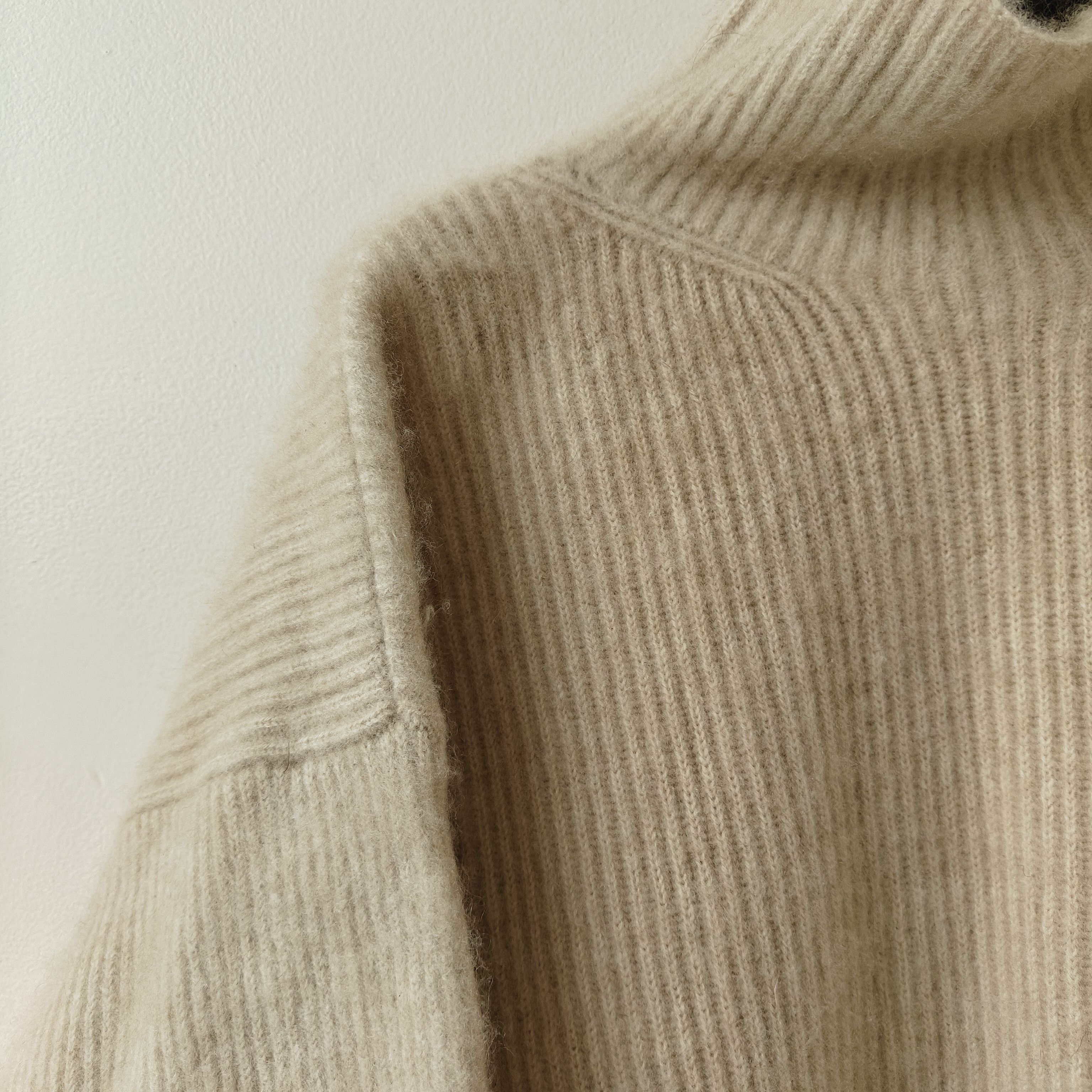 Seya NWOT Cashmere beige sweater size L made Japan $990 Size US L / EU 52-54 / 3 - 5 Thumbnail