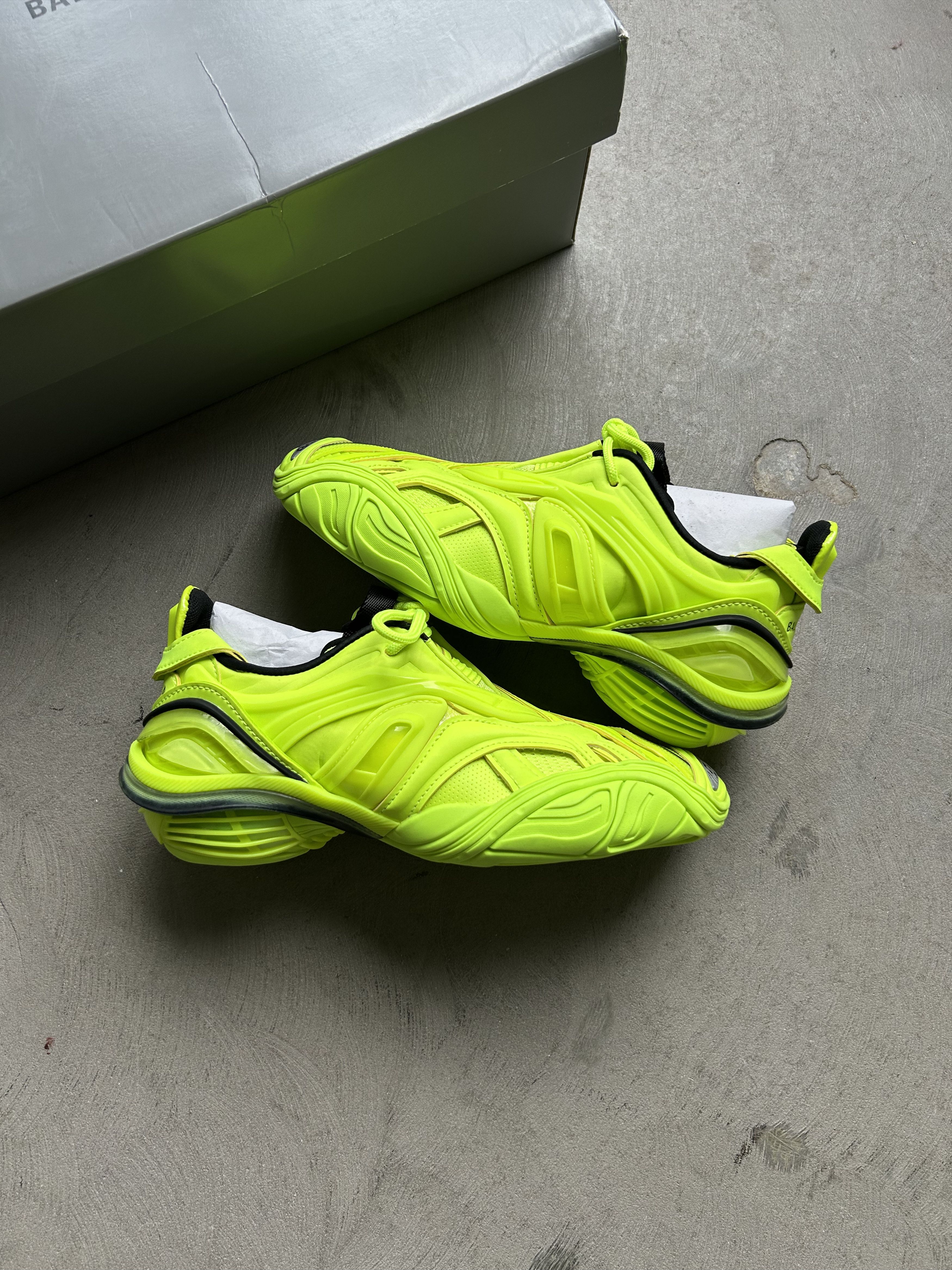 靴 BALENCIAGA tyrex & soccer sneaker BALENCIAGA Tyrex Rubber, Mesh and Faux Leather Sneakers for