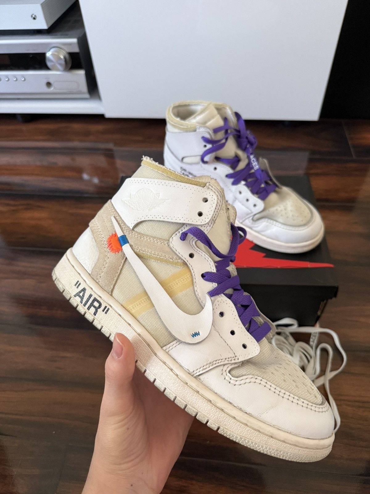 Jordan Brand × Off-White Off-White Jordan 1 NRG Size US 7.5 / EU 40-41 - 2 Thumbnail