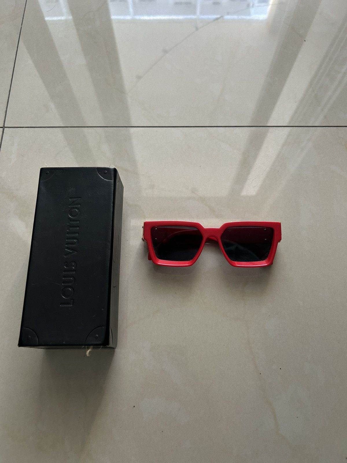 Louis Vuitton Louis Vuitton Red Millionaires Size ONE SIZE - 1 Thumbnail