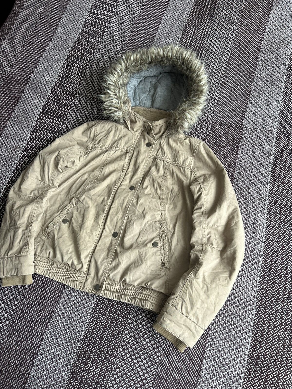 Japanese Brand Vintage Y2K Women Jacket Faux Fur Streetwear Japanese Style Size L / US 10 / IT 46 - 2 Thumbnail