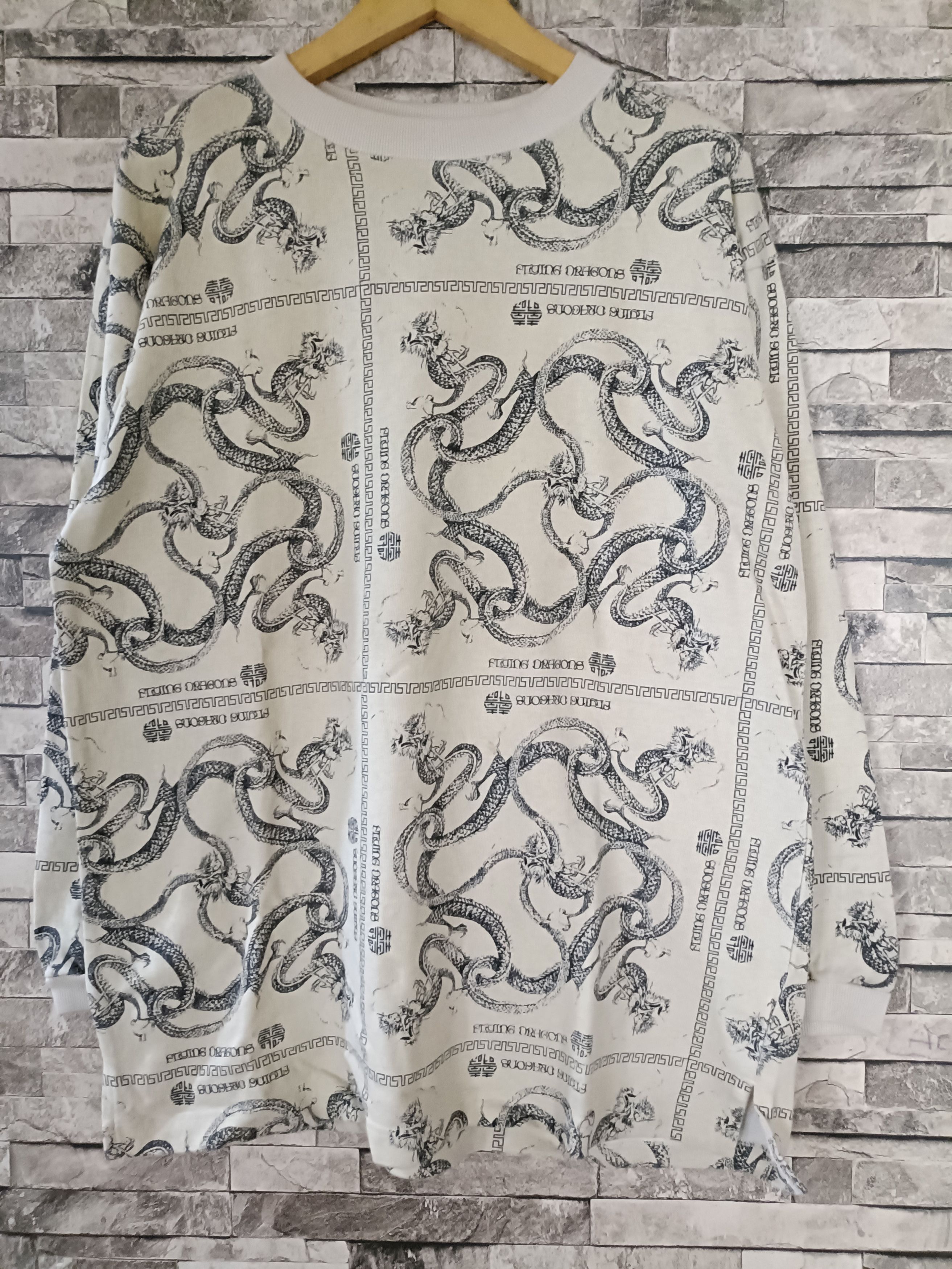 Kansai Yamamoto Kansai yamamoto flying dragon all over print crewneck Size US XL / EU 56 / 4 - 1 Thumbnail