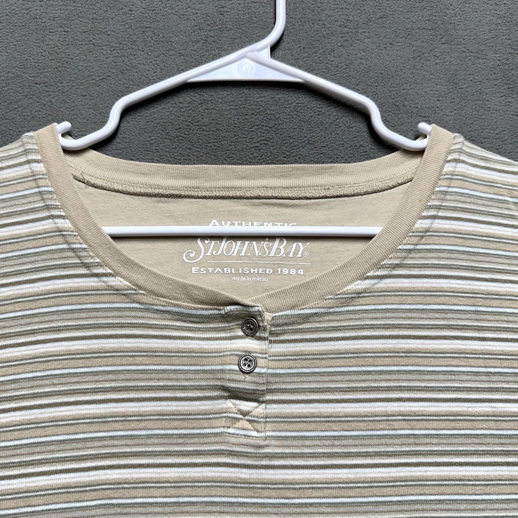Vintage St. John's Bay Shirt Womens Medium Beige Striped Henley Short Sleeve GUC - 2 Button Casual Jersey Cotton 100% Size M / US 6-8 / IT 42-44 - 3 Thumbnail