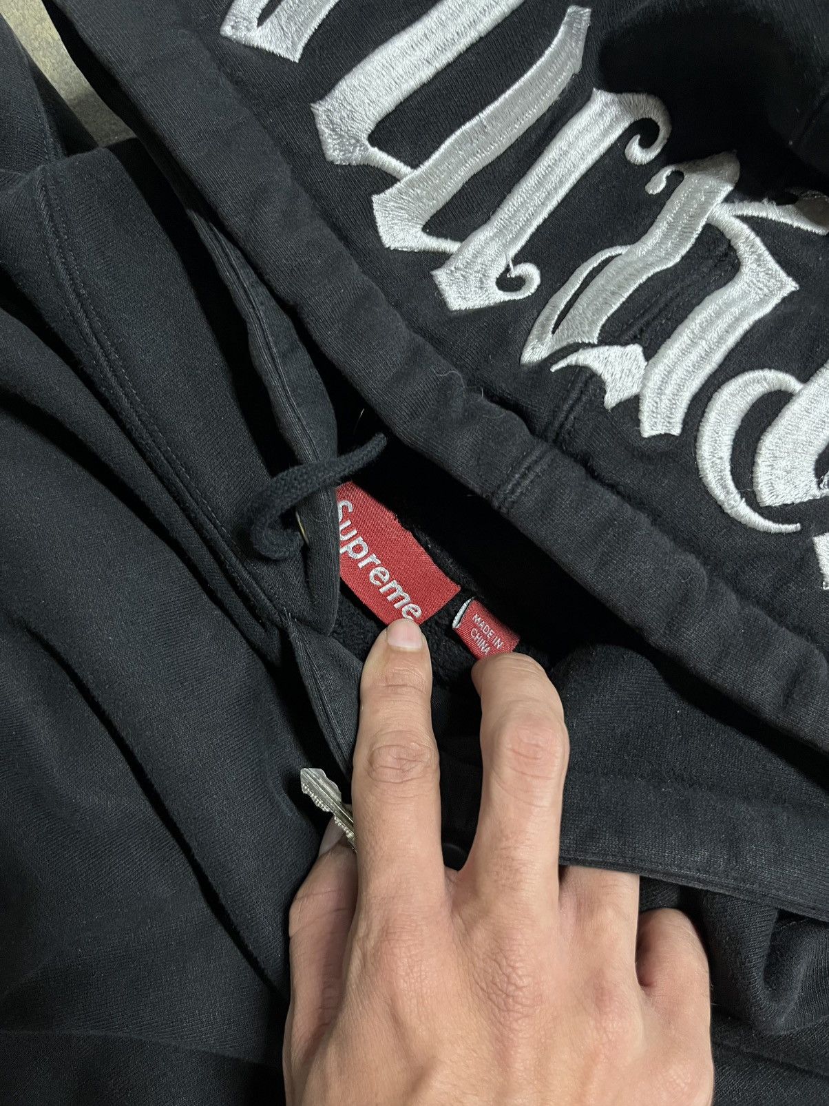 Supreme × Vintage Supreme Black Ambigram 2022' Size US XL / EU 56 / 4 - 4 Thumbnail