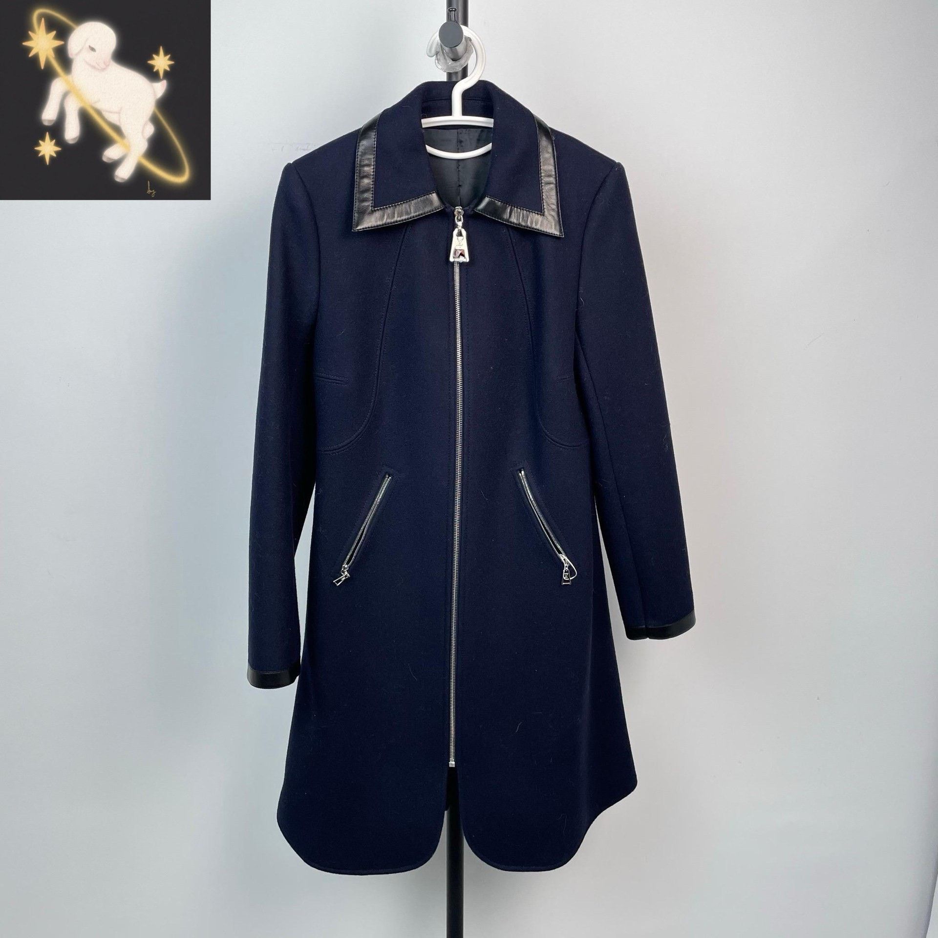 Louis Vuitton Louis Vuitton Blue Coat S Women Size S / US 4 / IT 40 - 1 Thumbnail