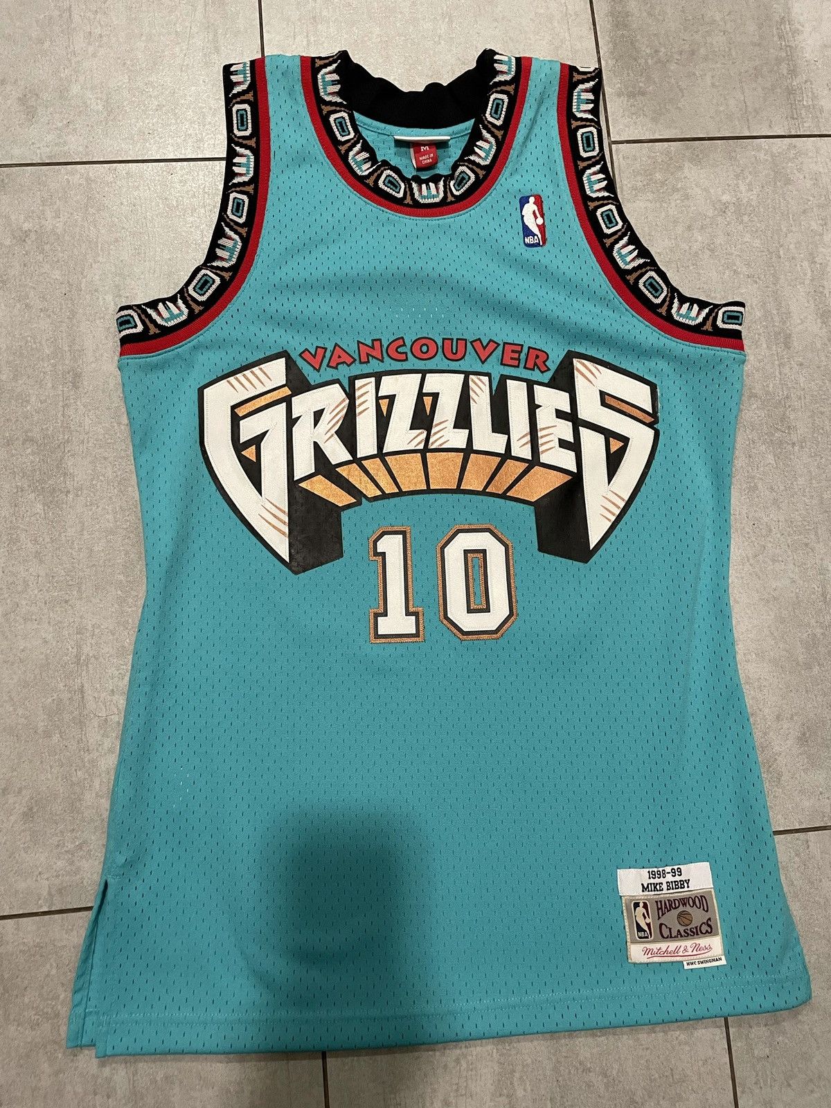 Mitchell & Ness Mitchell & Ness Vancouver Grizzlies Mike Bibby jersey Size US M / EU 48-50 / 2 - 1 Thumbnail