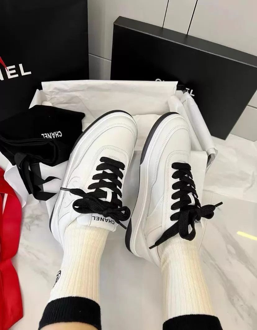 Chanel Chanel 24P White Leather Panda Sneakers 40 Size US 7 / EU 40 - 6 Thumbnail
