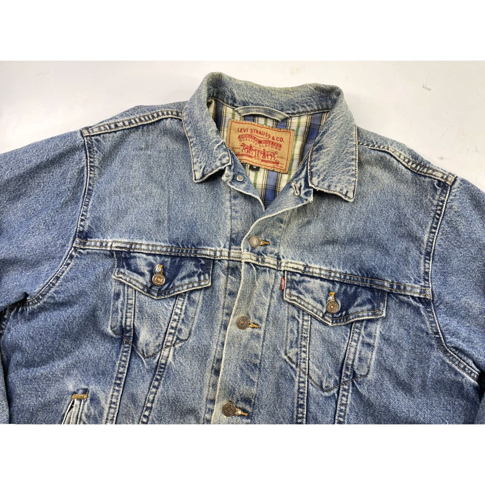 Levi's VINTAGE Levi’s Men’s 715-70699 Distressed Denim Jean Jacket Made USA Plaid Lined Size US 31 - 2 Thumbnail
