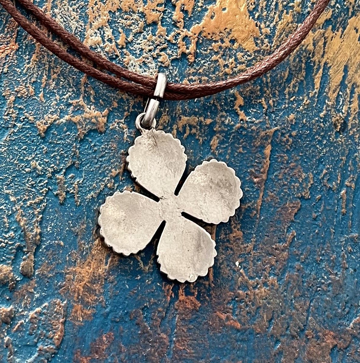 Other Vintage Four-Leaf Clover Pendant . Boho Gothic Jewelry Size ONE SIZE - 2 Thumbnail
