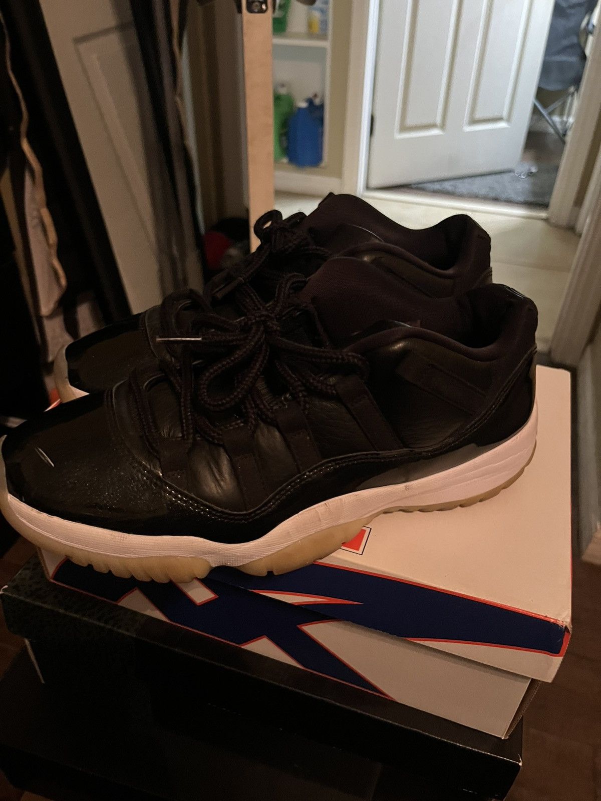 Jordan Brand Jordan 11 low Size US 8.5 / EU 41-42 - 2 Thumbnail