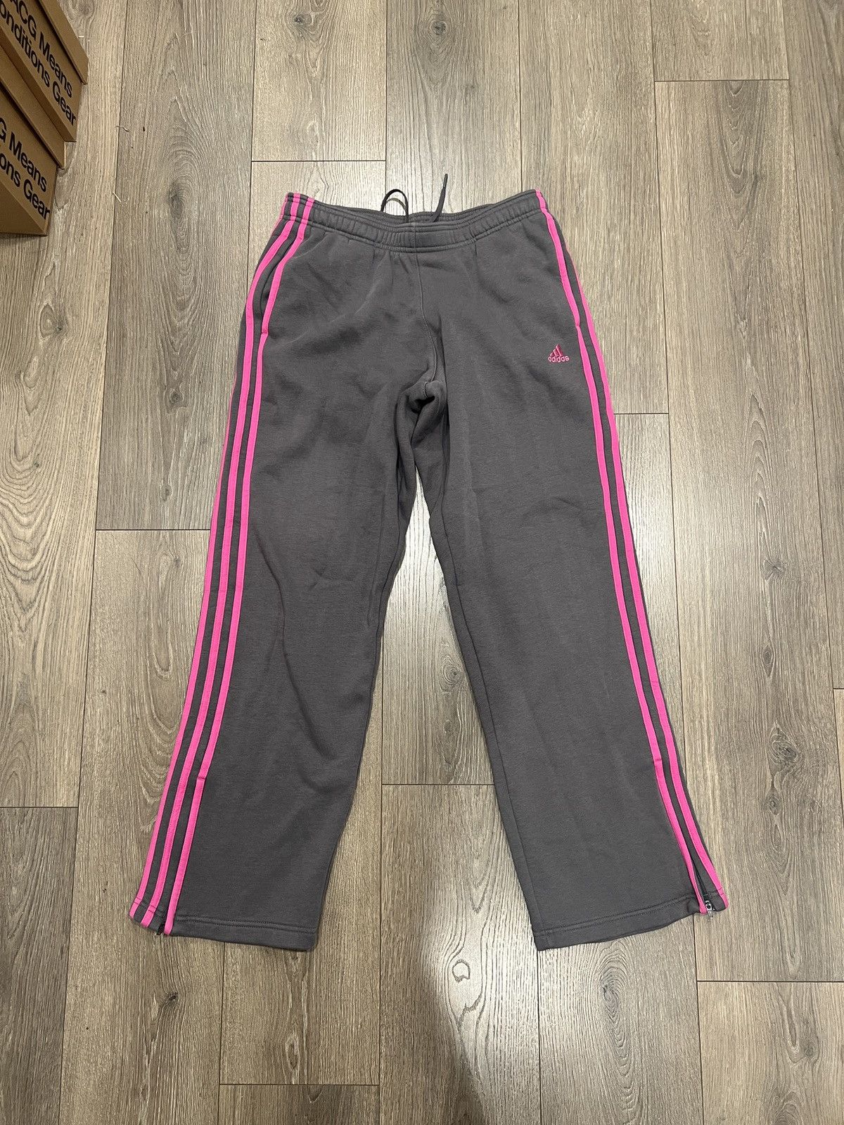 Image of Pink Adidas Sweats in Grey, Men's (Size 30)