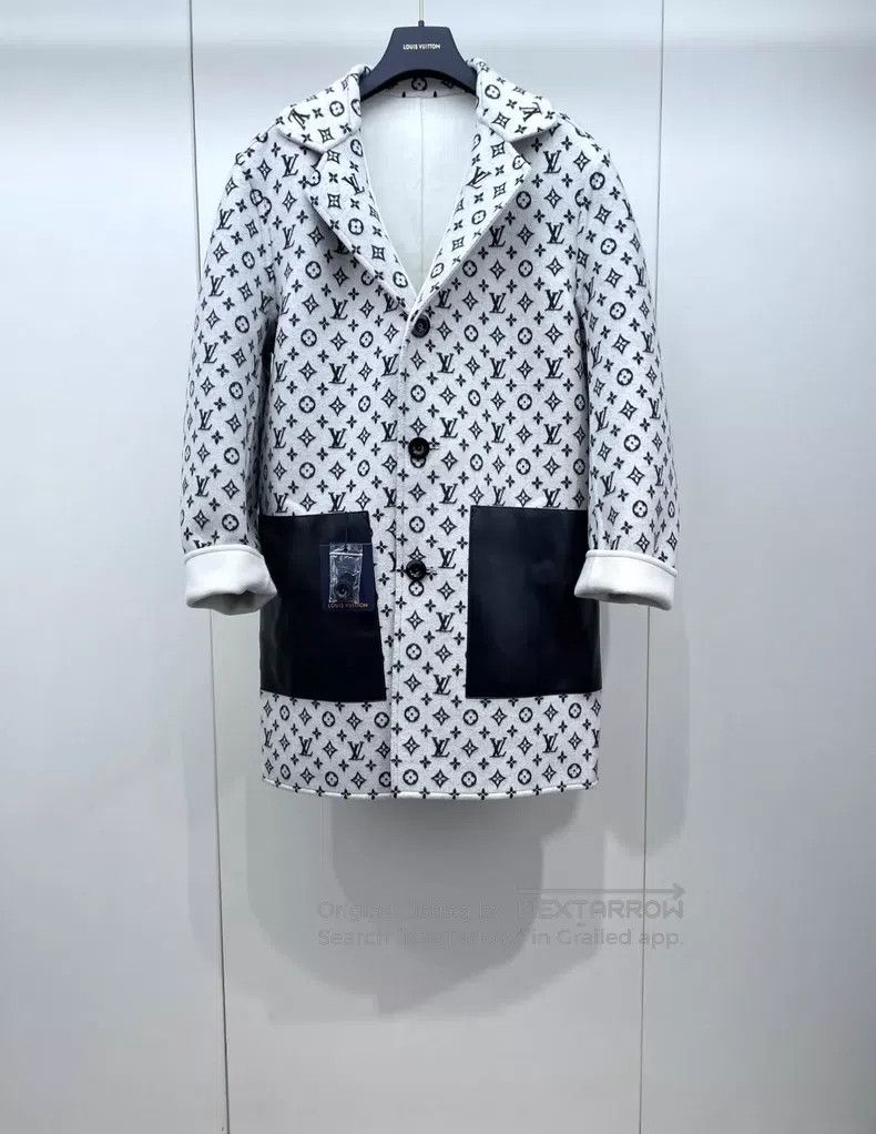 Louis Vuitton Louis Vuitton Double-faced cashmere overcoat with presbyop Size S / US 4 / IT 40 - 1 Thumbnail