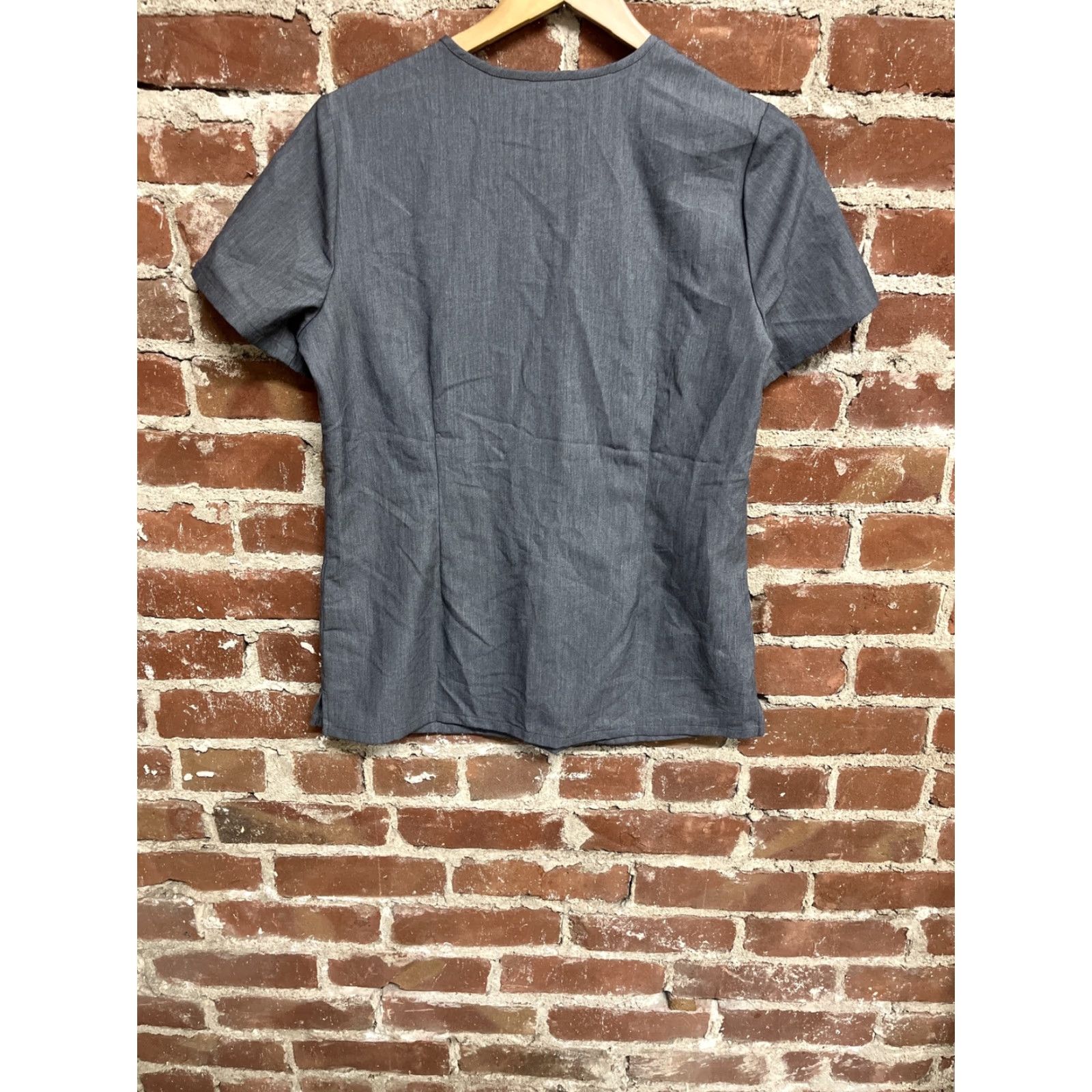 Vintage FIGS Scrub Top Womens Gray V Neck Three Pocket S Small FW1100 Casma Style Medical Shirt Female Size S / US 4 / IT 40 - 2 Thumbnail