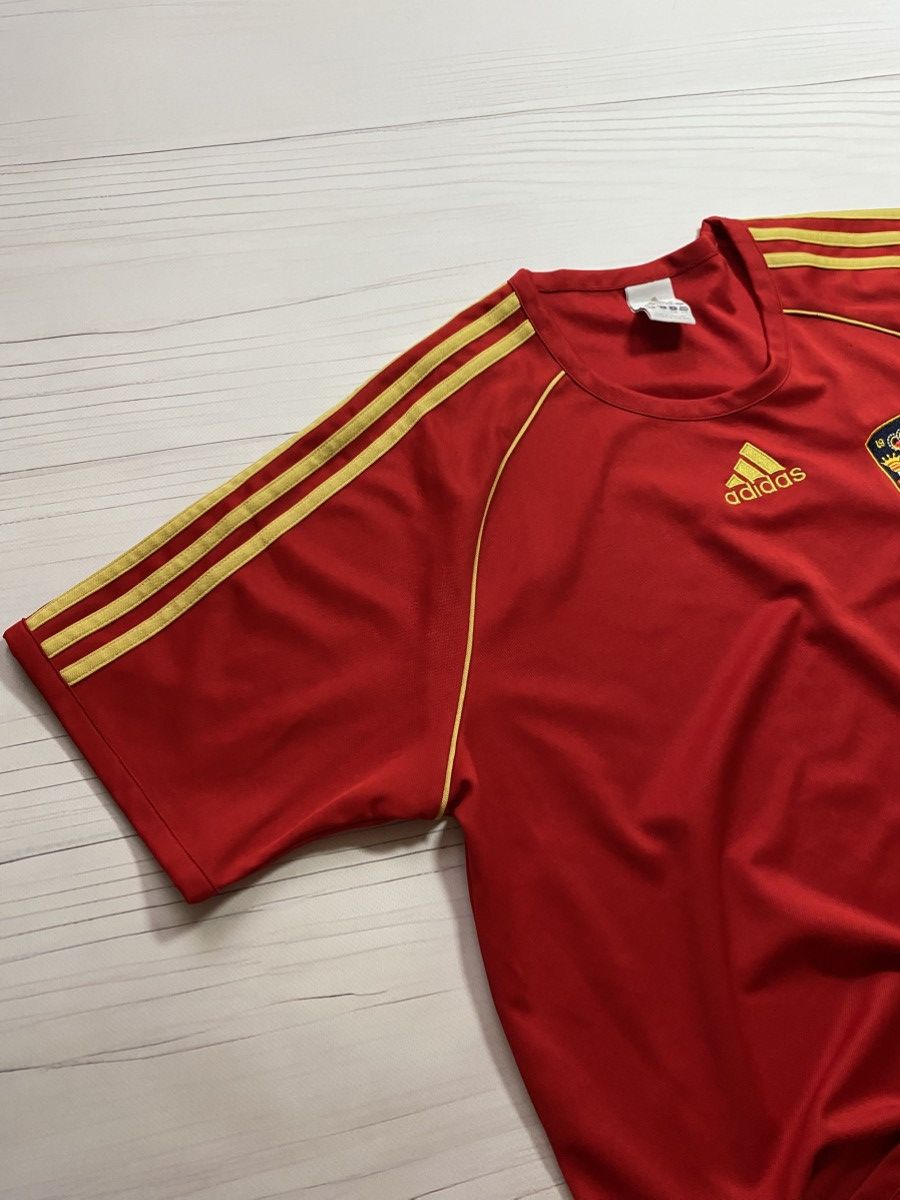 Adidas Vintage Adidas Spain 2007 home soccer football y2k jersey Size US L / EU 52-54 / 3 - 9 Thumbnail