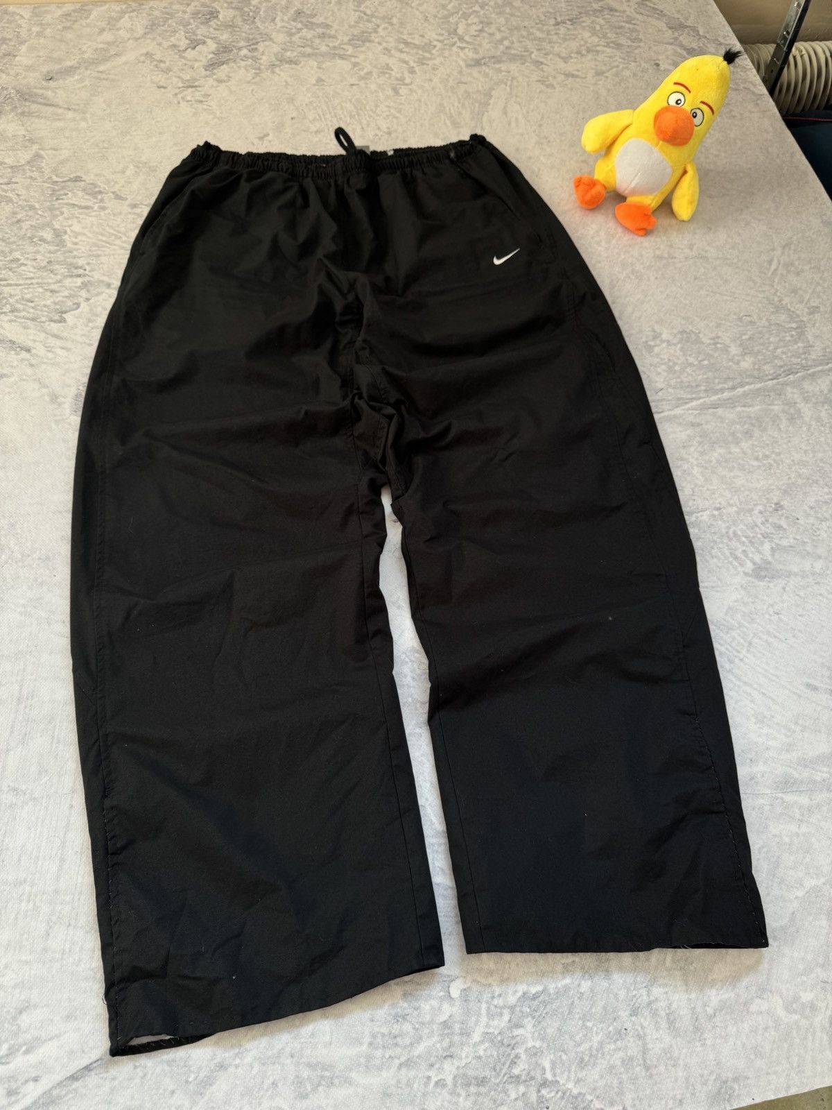 Nike × Vintage NIKE NYLON VINTAGE Y2K OVERSIZE BAGGY FIT PANTS SWEATPANTS Size US 34 / EU 50 - 1 Thumbnail