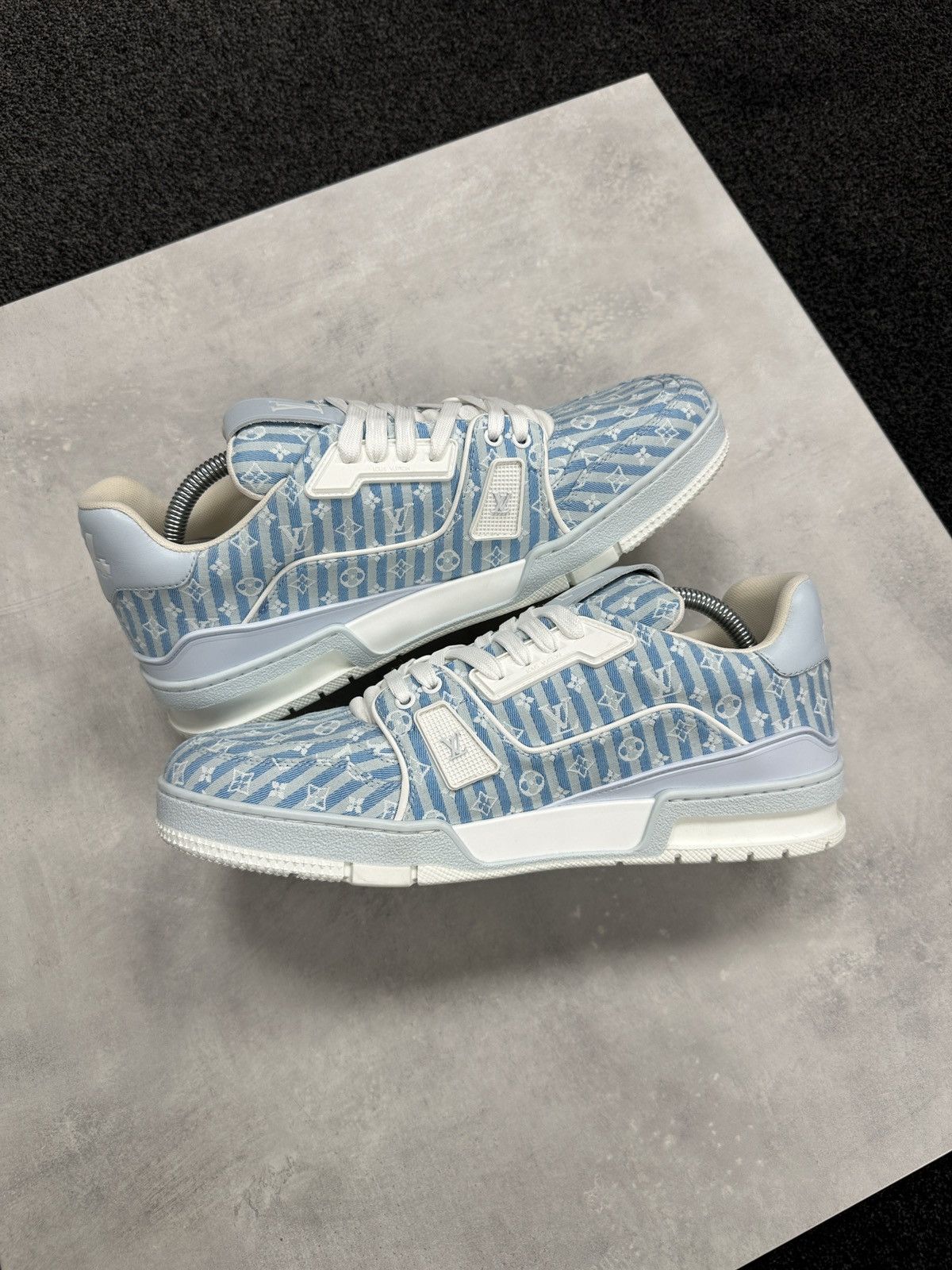 Louis Vuitton Louis Vuitton #54 LV Mini Monogram Trainer Blue LV9 Size US 10 / EU 43 - 4 Thumbnail