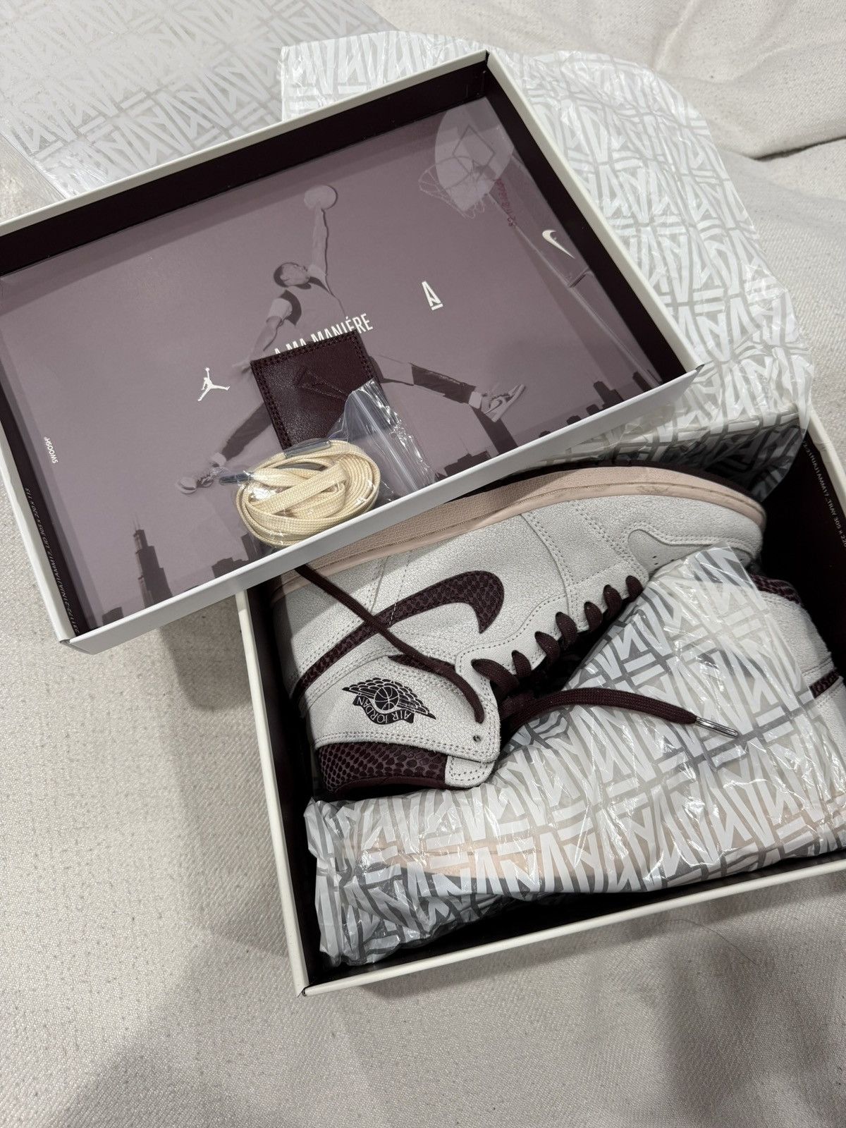 A Ma Maniere × Jordan Brand A Ma Maniere Air Jordan 1 High Sneakers 9.5 Size US 9.5 / EU 42-43 - 10 Thumbnail