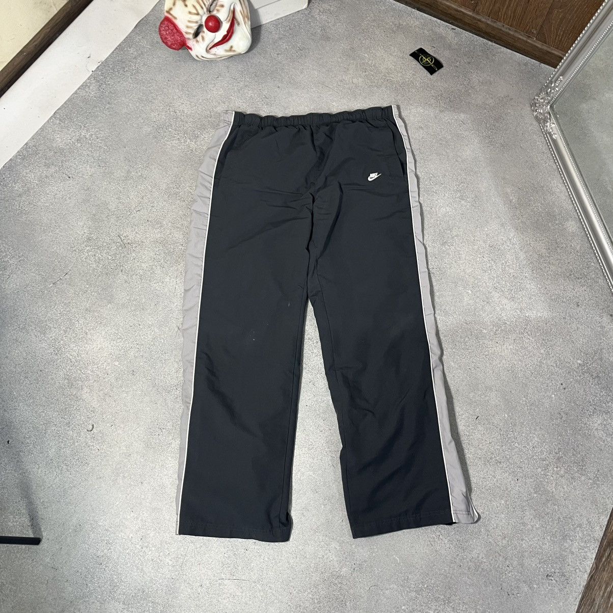 Nike 00s Vintage Nike Pants Nylon Rare Swoosh Drill Size US 40 / EU 56 - 1 Thumbnail