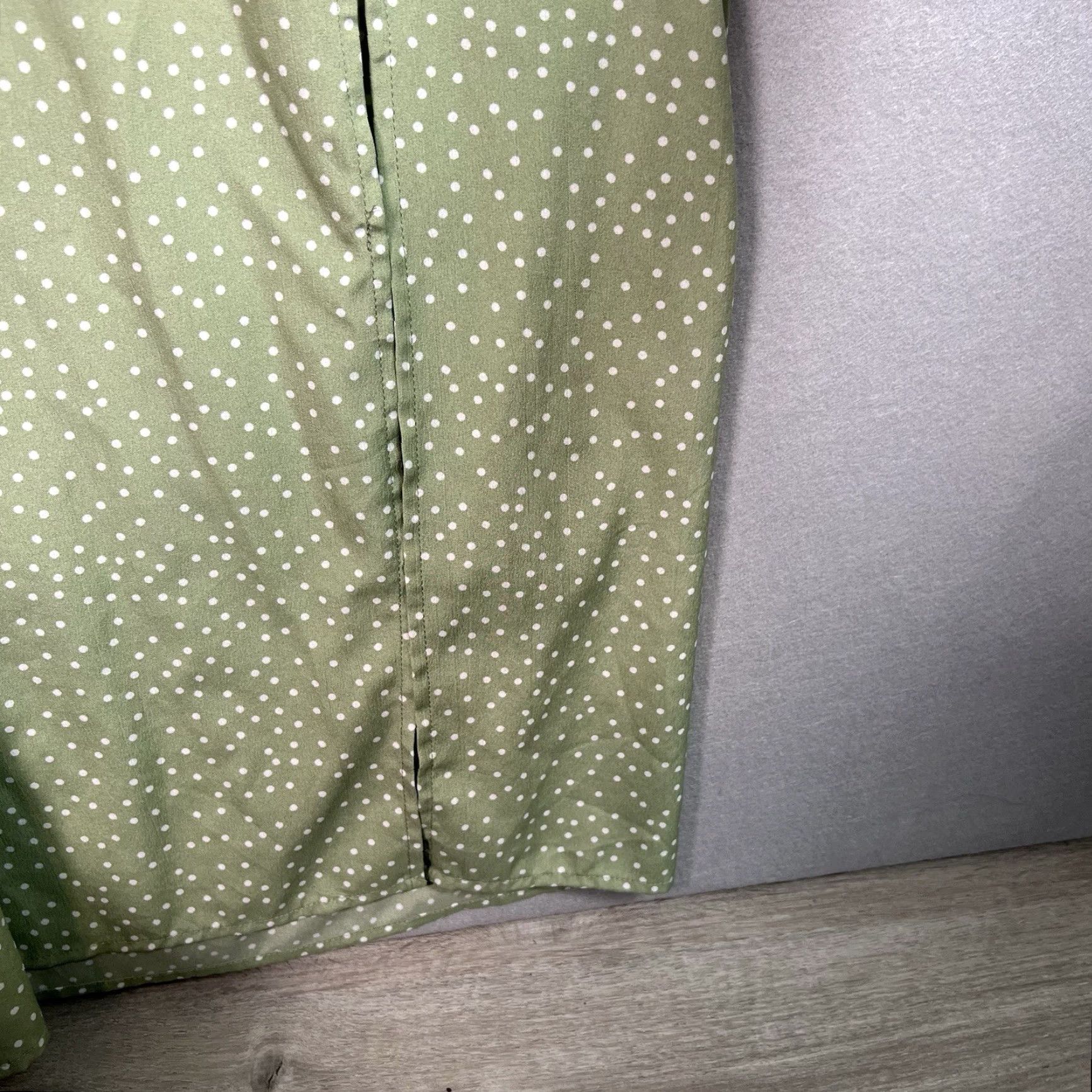 Nasty Gal Nasty Gal Button Down V Neck Spot Dot Print Tea Maxi Dress Womens Size 10 Green Size L / US 10 / IT 46 - 7 Thumbnail