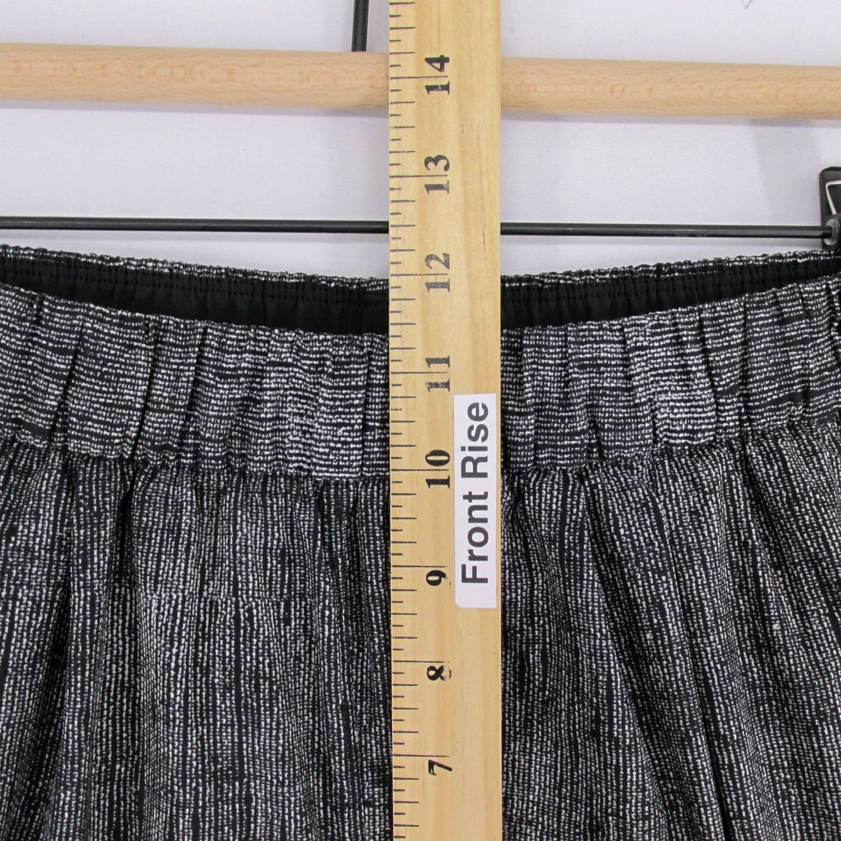 Lululemon Lululemon Joggers Womens 10 Black Print Lightweight Texture Pleated Go City And model Size 32" / US 10 / IT 46 - 6 Thumbnail