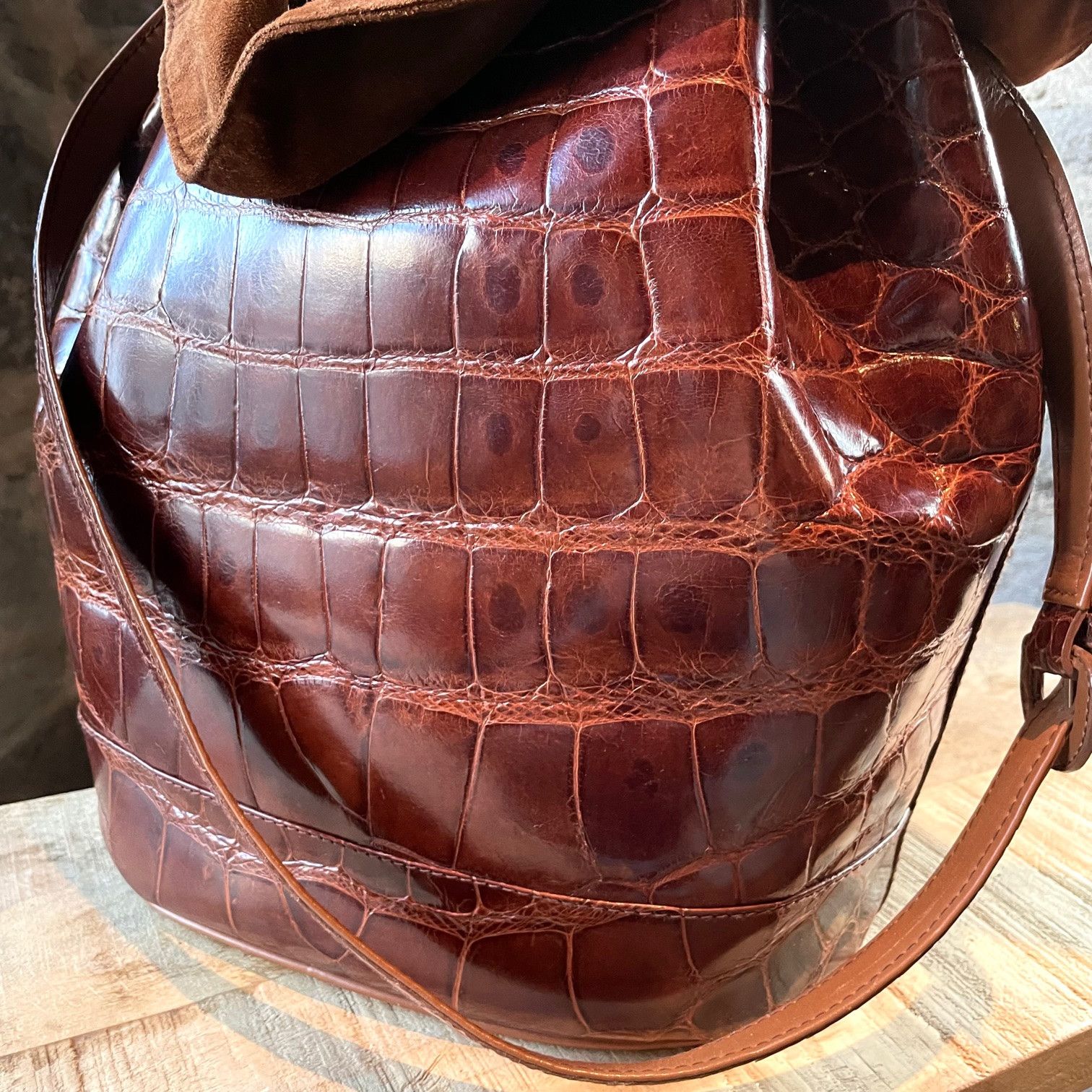 Gucci Gucci Vintage Cognac Brown Alligator Bucket Bag Size ONE SIZE - 2 Thumbnail