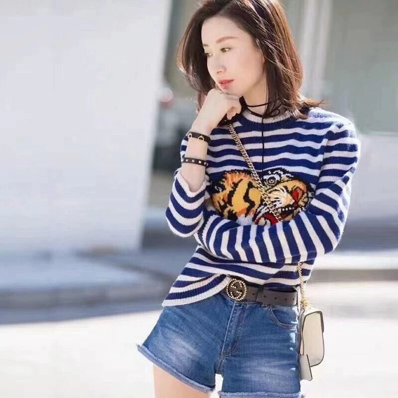 Gucci Gucci Blue and white striped tiger head embroidered pullove Size US S / EU 44-46 / 1 - 6 Thumbnail