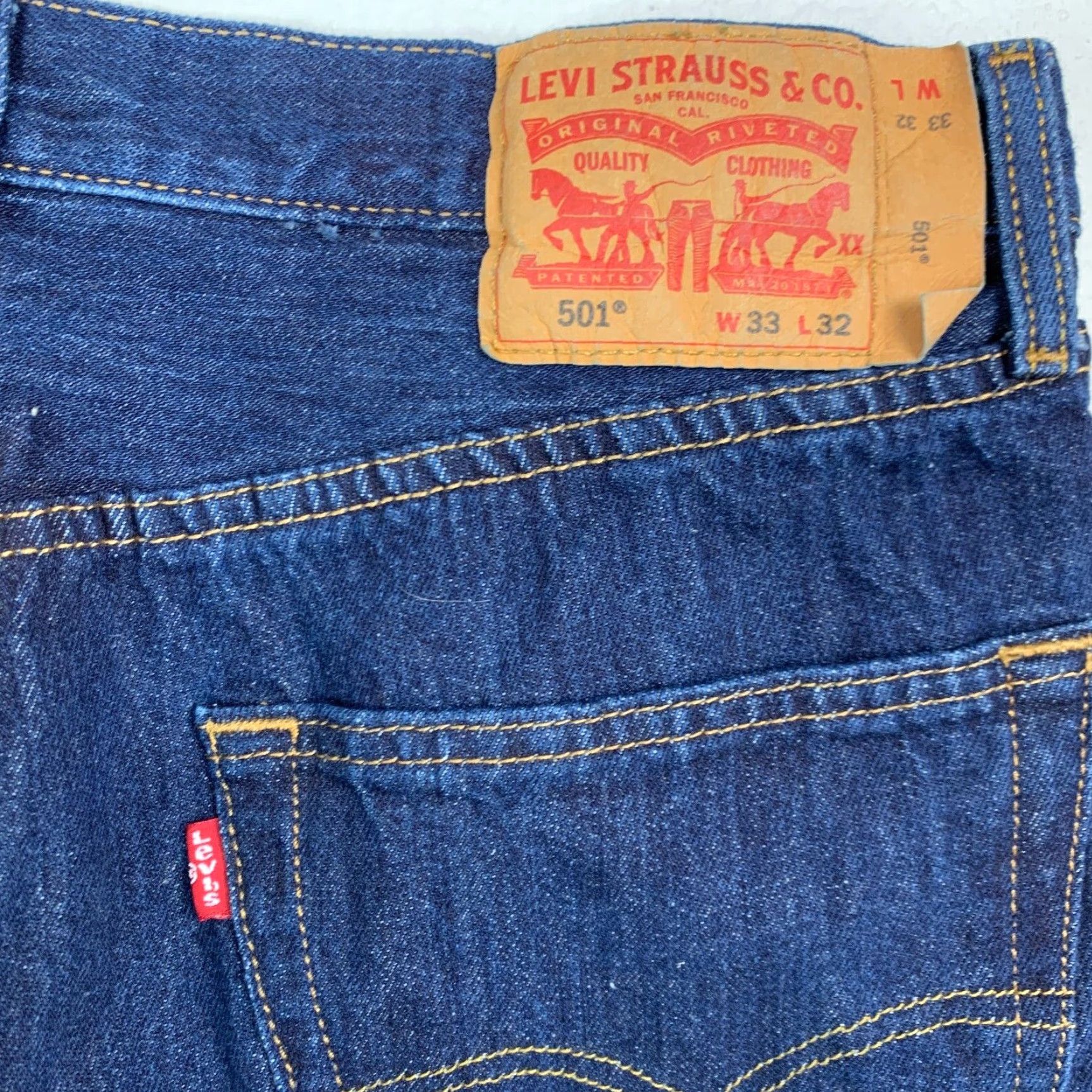 Levi's Levi's 501 Mens Jeans Dark Wash Button Fly 33 x 32 Blue Denim 100% Cotton Regular Inseam 32 Boots Cut Size US 33 - 4 Thumbnail