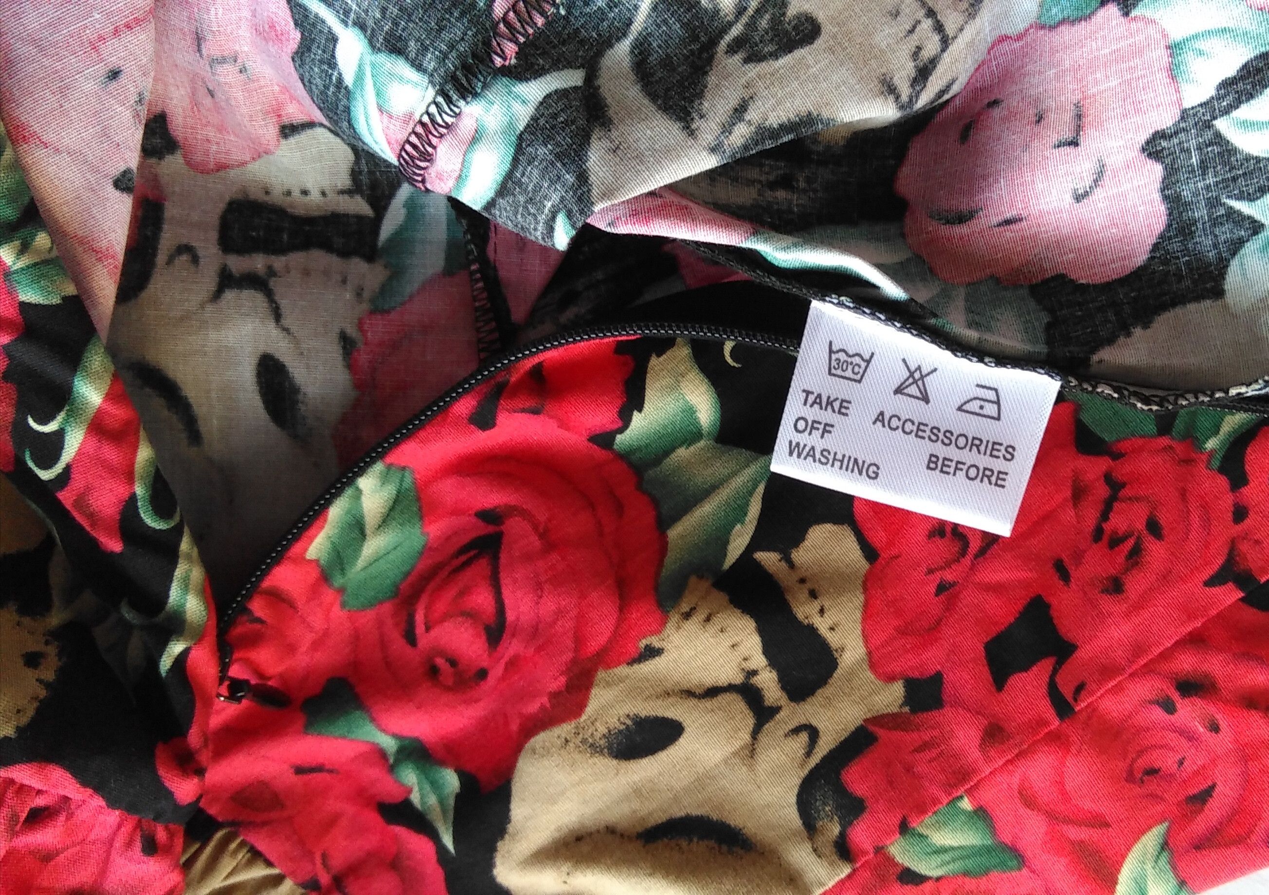 Other Skull rose print off shoulder slim fit women tops Size L / US 10 / IT 46 - 8 Thumbnail