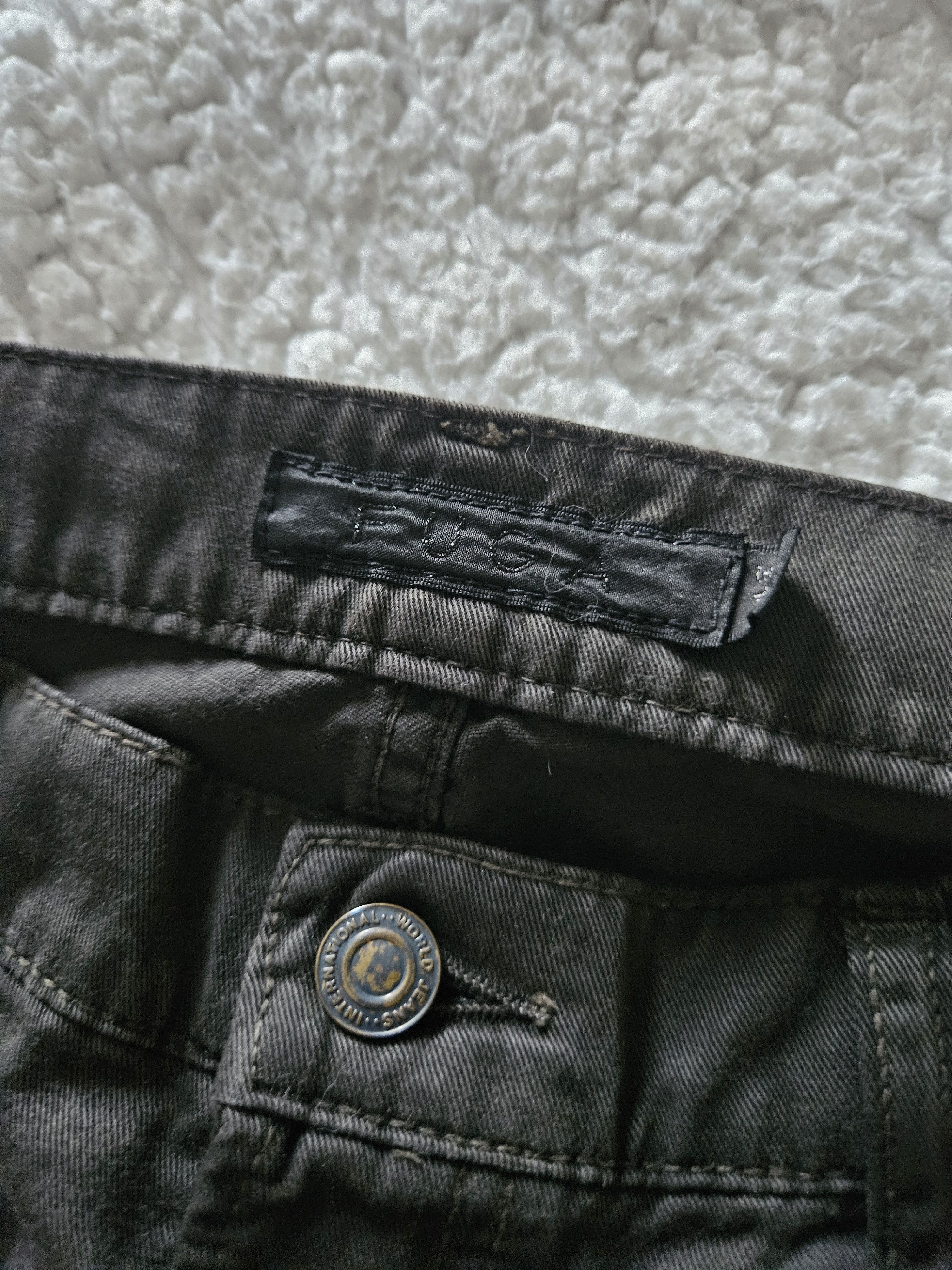 FUGA gimmick cargo flares