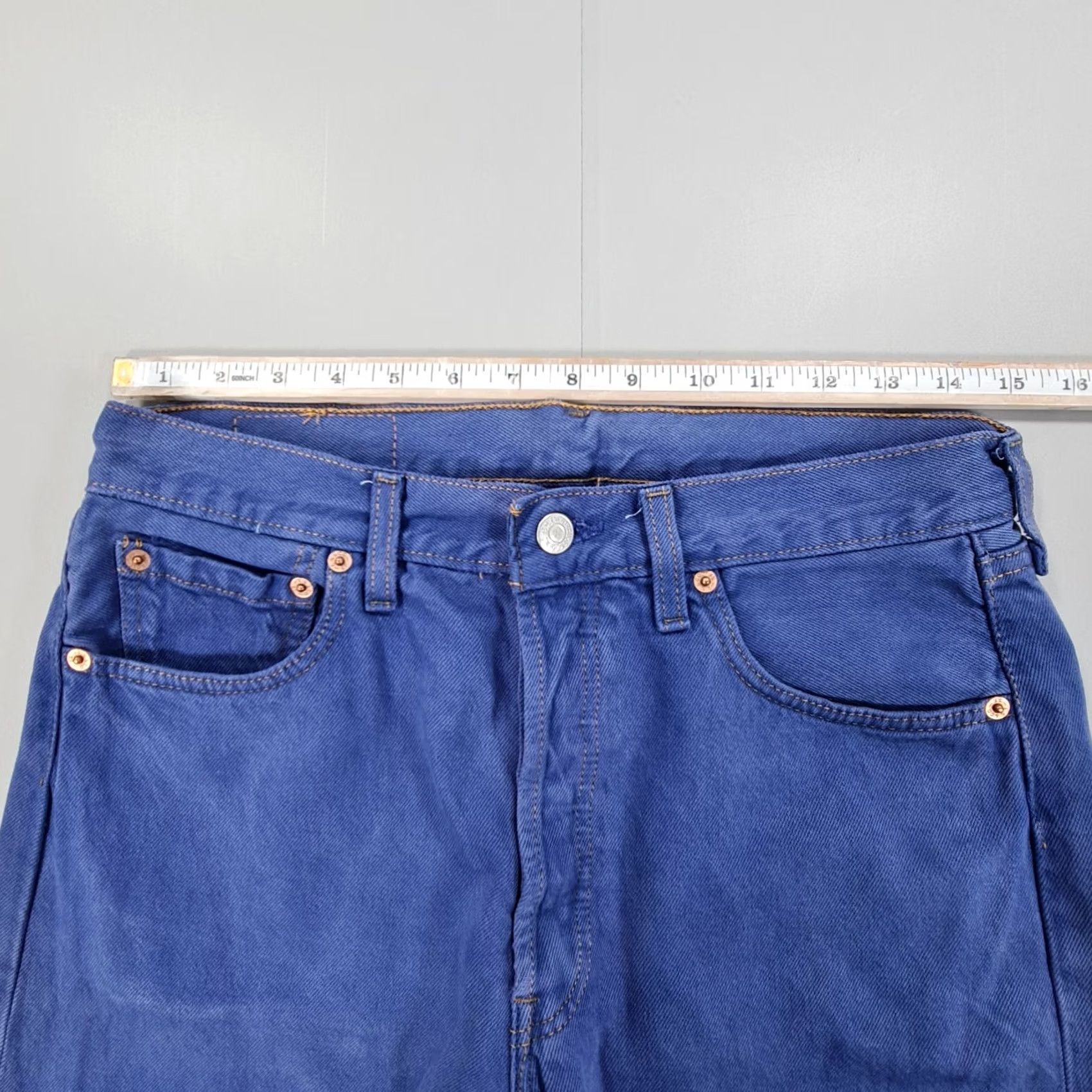 Levi's VINTAGE Levi's 501 Jeans Blue W32 L32 Made In UK 90s Straight Denim Women Size 24" / US 00 / IT 34 - 4 Thumbnail