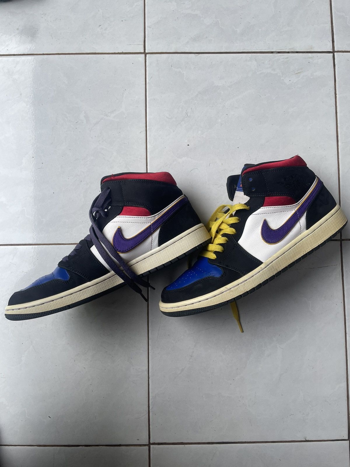 Nike Jordan Mid Lakers Top