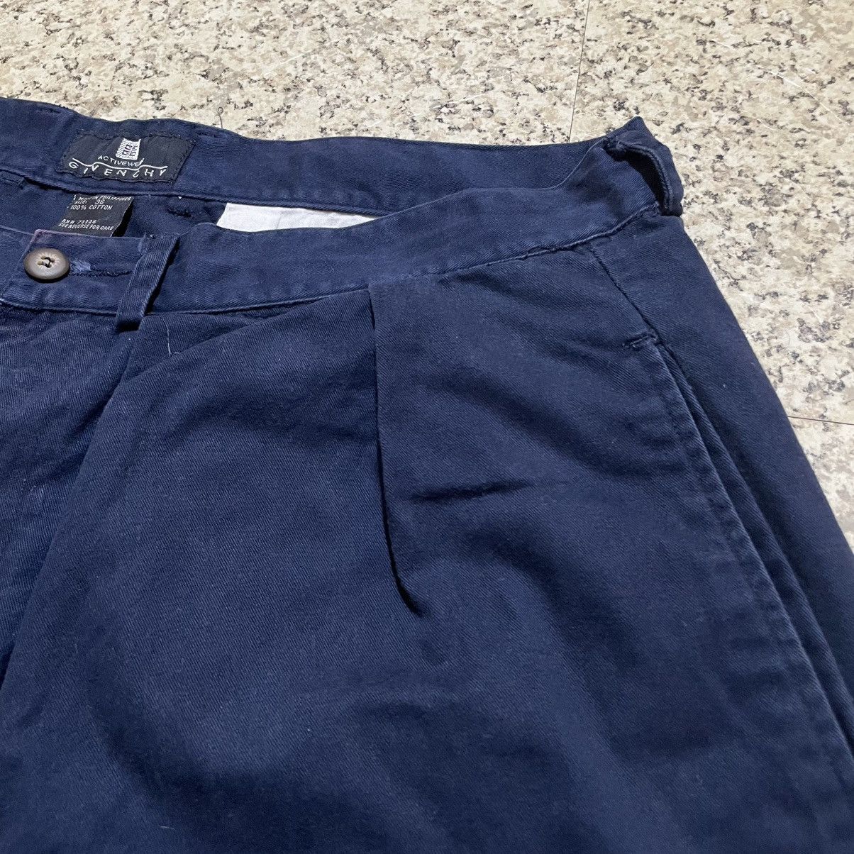 Givenchy Vintage Givenchy Activewear Pleated Chino Shorts Navy Blue Size US 36 / EU 52 - 7 Thumbnail