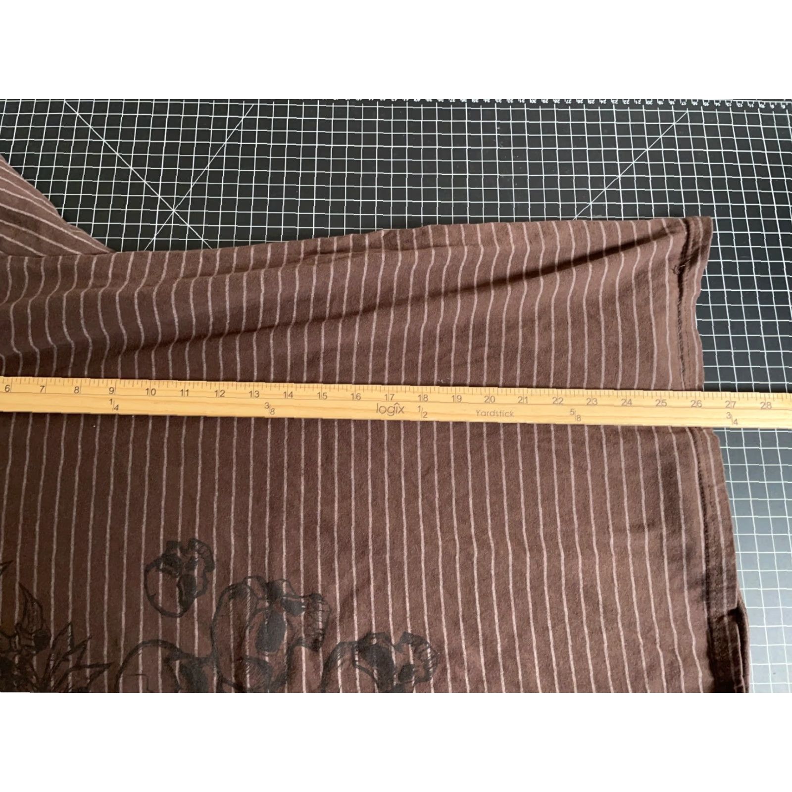 Vintage VINTAGE T-Shirt Men Brown Striped Pattern Y2K Skulls Eagle Print Adult Large Preshrunk Regular Fit Size US L / EU 52-54 / 3 - 6 Thumbnail