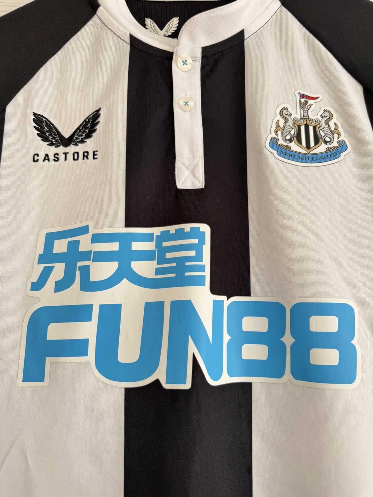 Other Newcastle United 2021-2022 Home Soccer Jersey Football Kit Size US S / EU 44-46 / 1 - 8 Thumbnail
