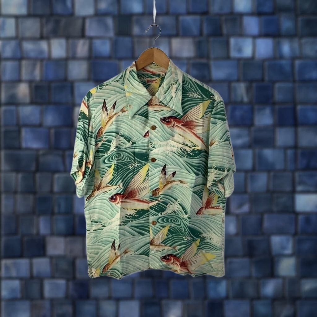 Sun Surf SUN SURF Shirt MEN Aloha Button-Up S Rayon Green Waves Flying Fish Used Size US S / EU 44-46 / 1 - 1 Thumbnail