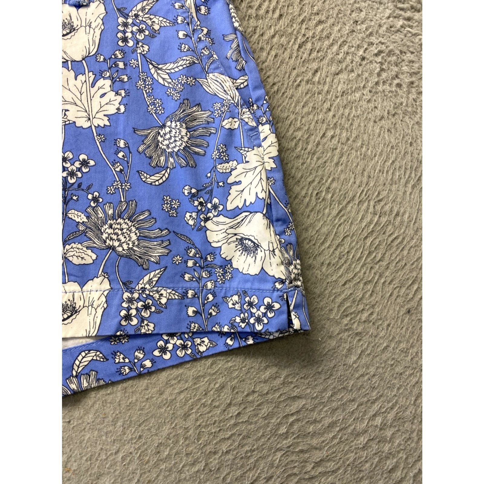 Gap Gap Womens Shorts 4 Blue Floral Summer Short Chino Pockets Button 87-96 Size 32" / US 10 / IT 46 - 3 Thumbnail