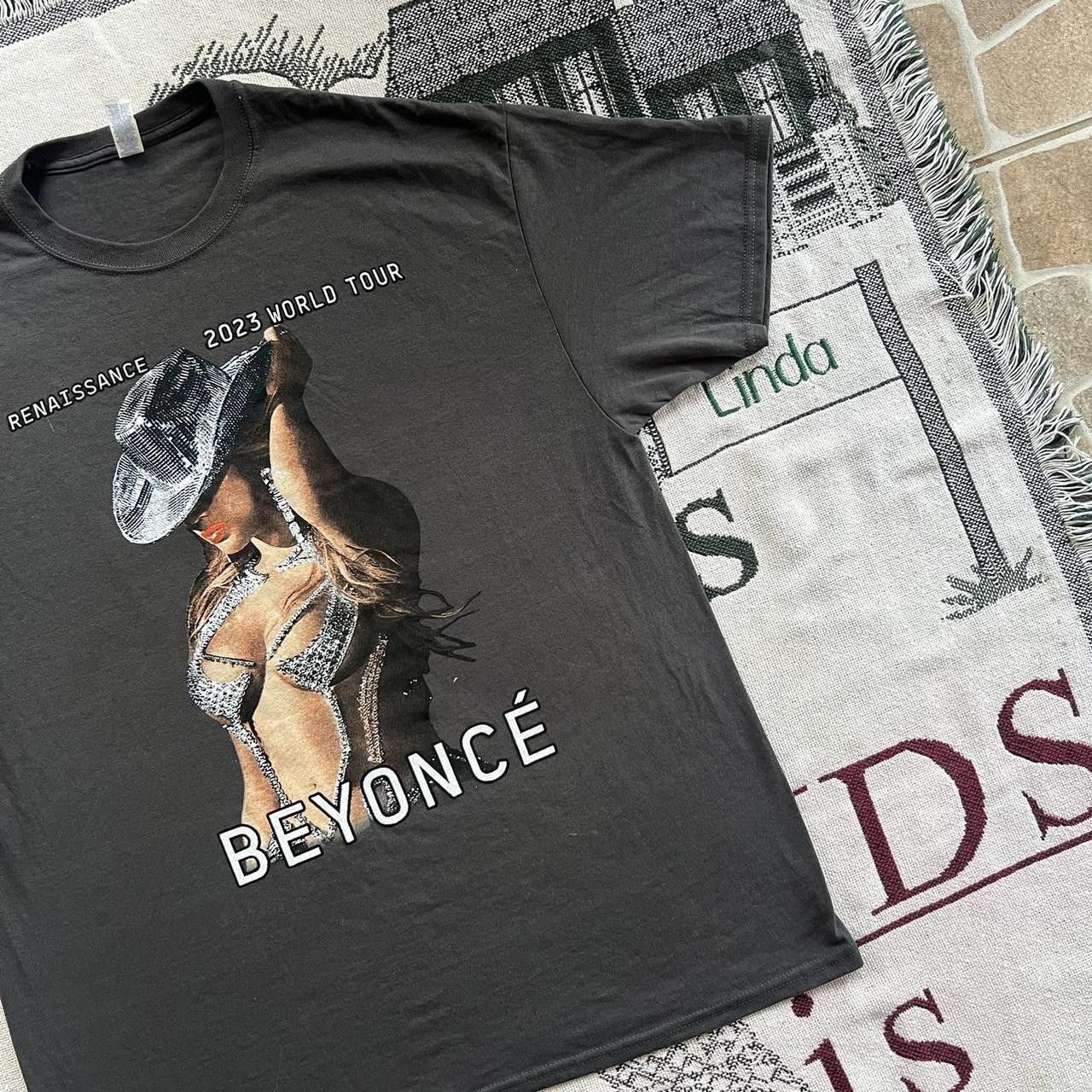 Vintage Crazy Vintage Y2K/2000s Beyoncé Renaissance World Tour Music Rap Pop Essential Graphic Tee! Size US XL / EU 56 / 4 - 3 Thumbnail