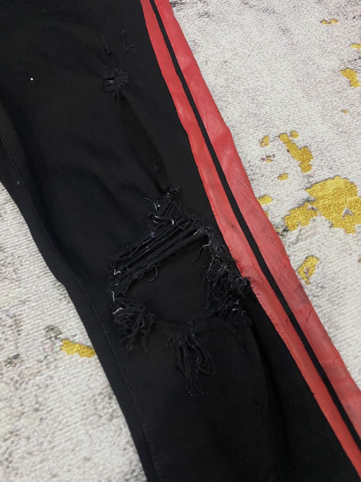 Amiri Amiri Black And Red Strip Pants Size US 32 / EU 48 - 4 Thumbnail