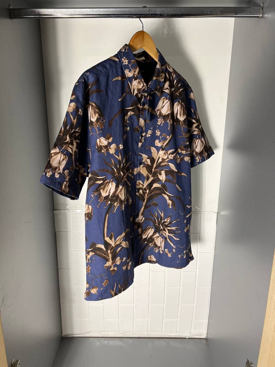 Ted Baker VERY RARE TED BAKER FLOWERS DESIGNER CASUAL SHIRTS HAWAII Size US L / EU 52-54 / 3 - 4 Thumbnail