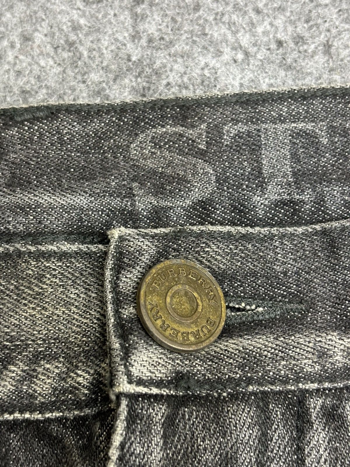 Burberry Statement Denim💥BURBERRY Patchwork Distressed Denim F568 Size US 31 - 13 Thumbnail