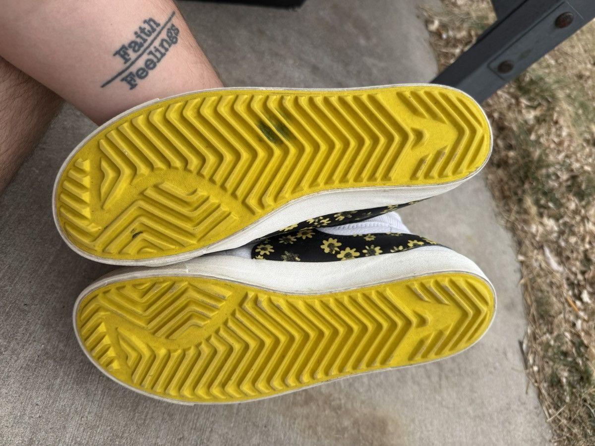 Nike NIKE BLAZER MID ‘77 JUMBO SUNFLOWERS Size US 10 / EU 43 - 9 Thumbnail