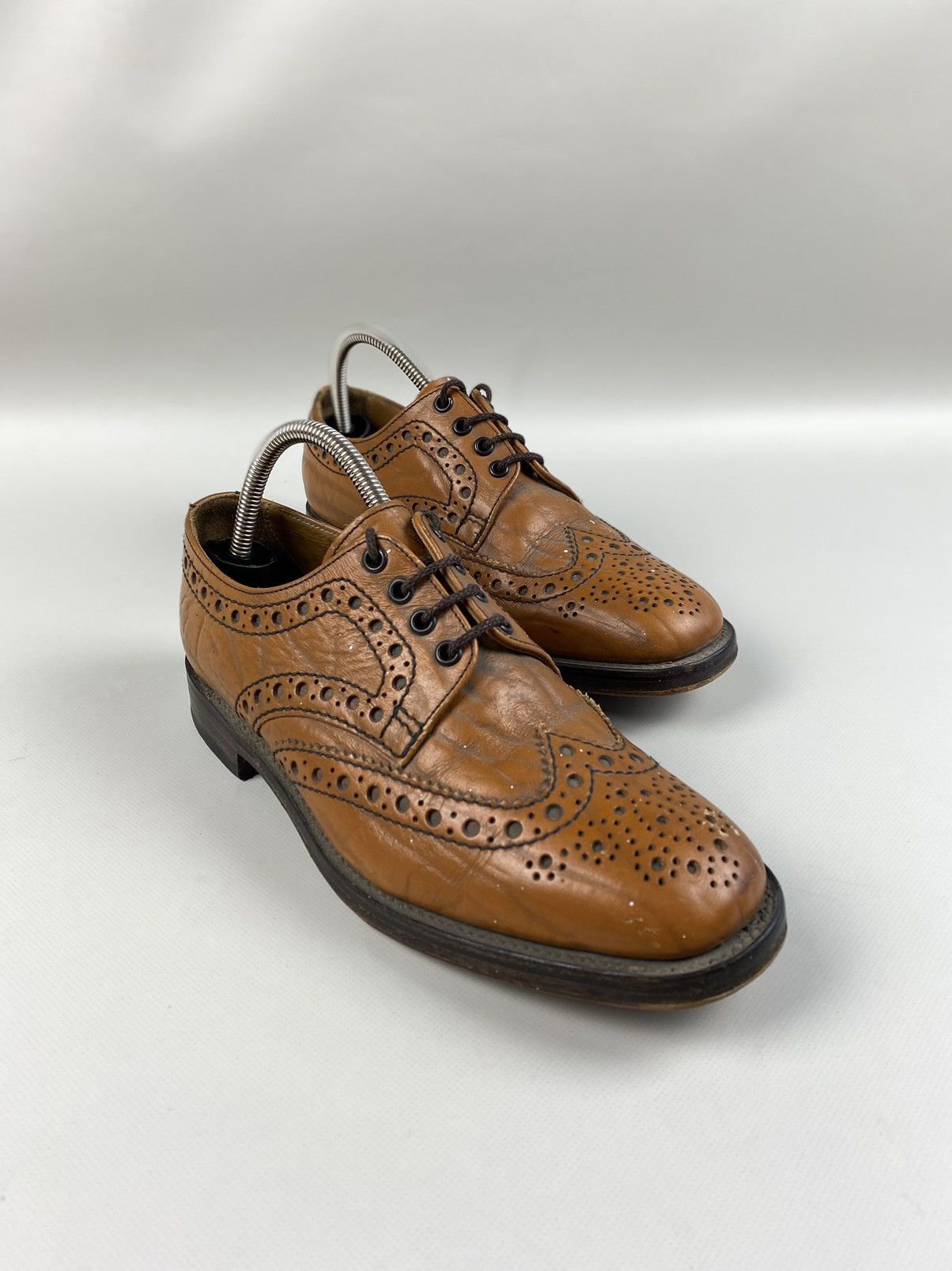 Loake Loake men’s leather brogue formal shoes Size US 8 / EU 41 - 1 Thumbnail