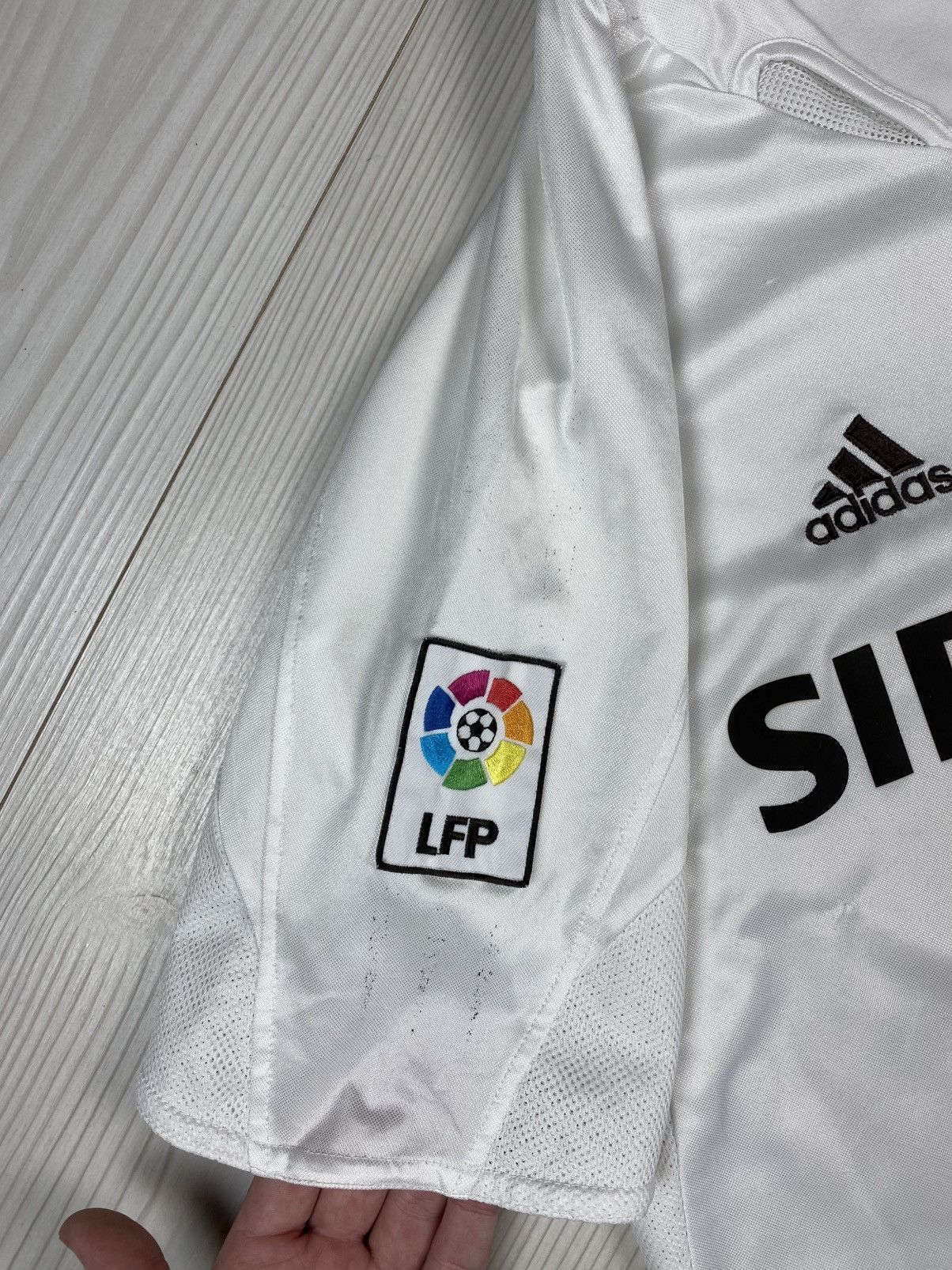 Adidas × Vintage Vintage Real Madrid 2004 adidas Siemens mobile football y2k Size US S / EU 44-46 / 1 - 4 Thumbnail