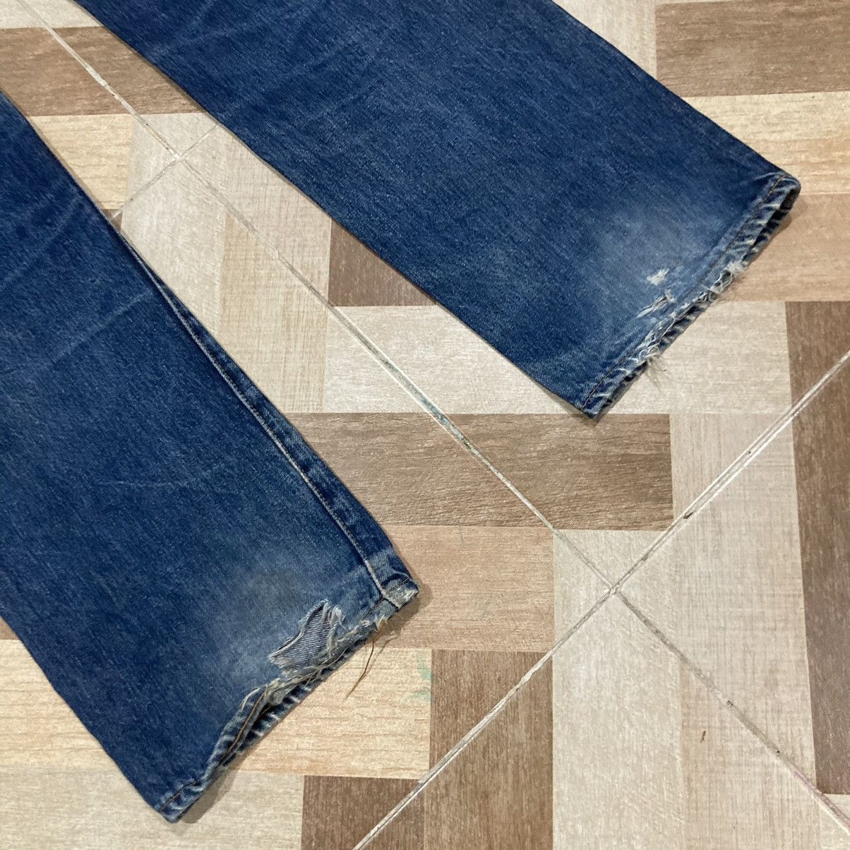 Levi's × Levi's Vintage Clothing × Vintage VINTAGE 90s LEVI’S BIG E 501XX SELVEDGE DISTRESSED JEANS Size US 30 / EU 46 - 20 Thumbnail