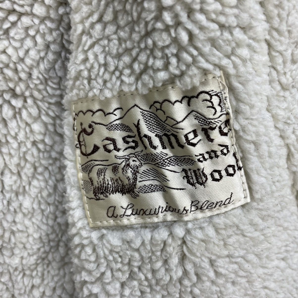 Autumn Cashmere × Givenchy Vintage Givenchy Gentleman Cashmere Shearling Jacket Size US M / EU 48-50 / 2 - 6 Thumbnail