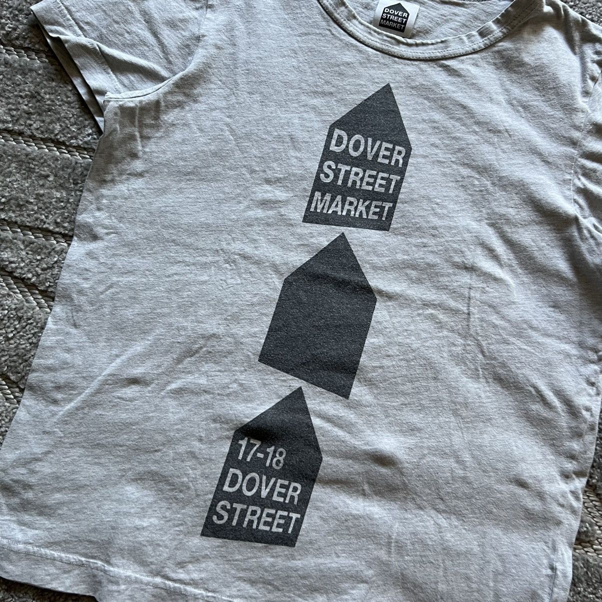 Vintage Y2K Dover Street Market T-Shirt Comme Des Garcons in Gray, Women's — image 4 of 5